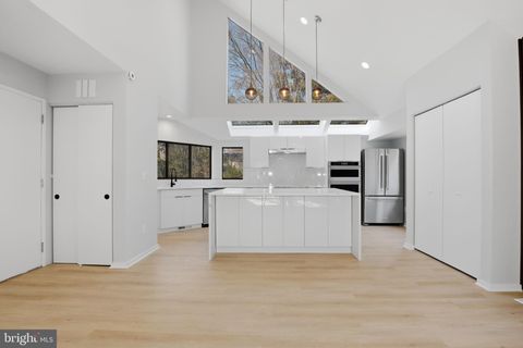 Photo of 1671 Cedar Hollow Way, RESTON, VA 20194 (MLS # VAFX2292006)