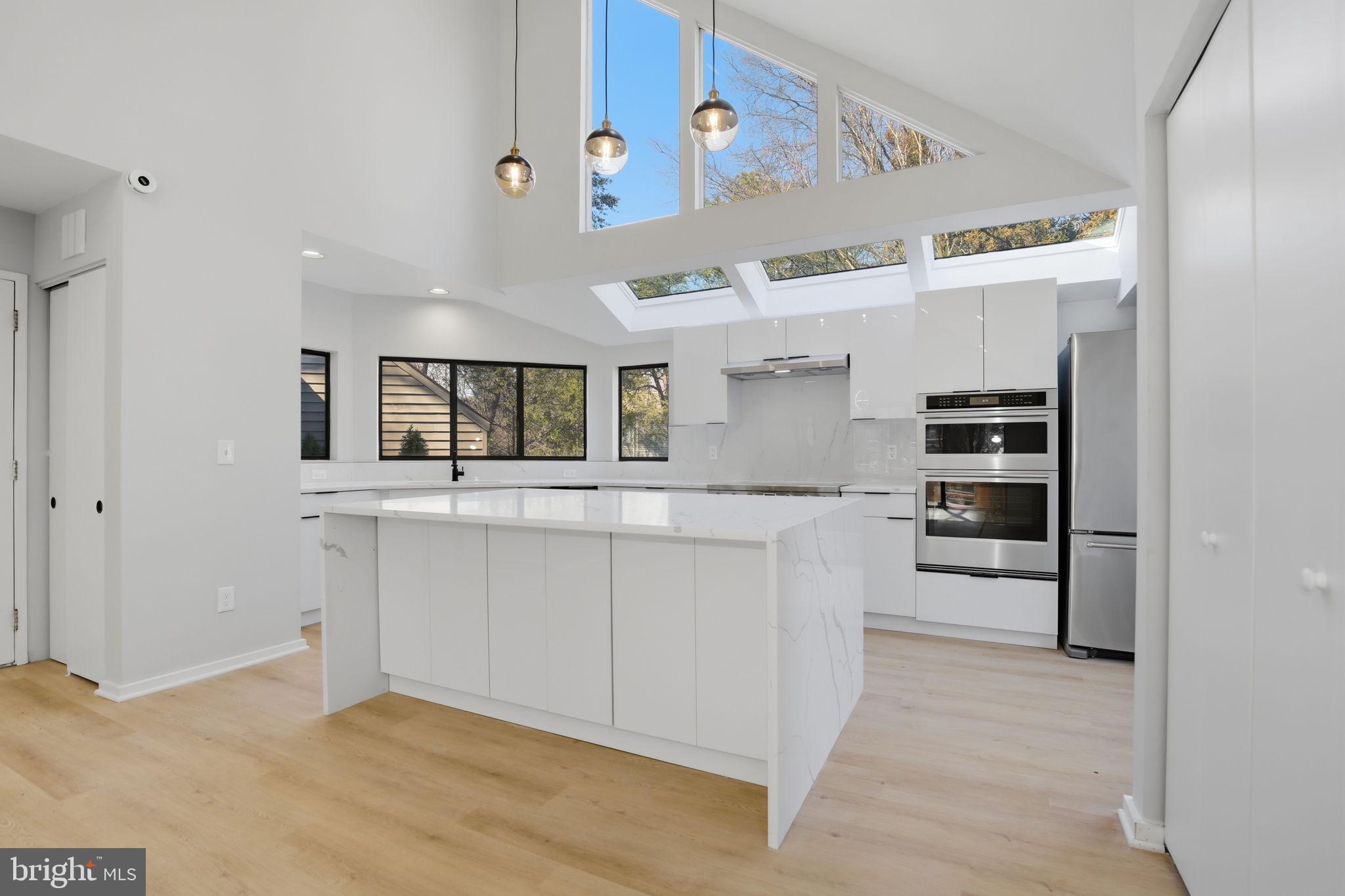 RESTON - Residential