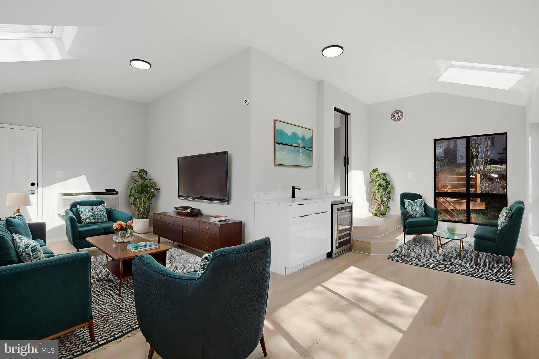 RESTON - Residential