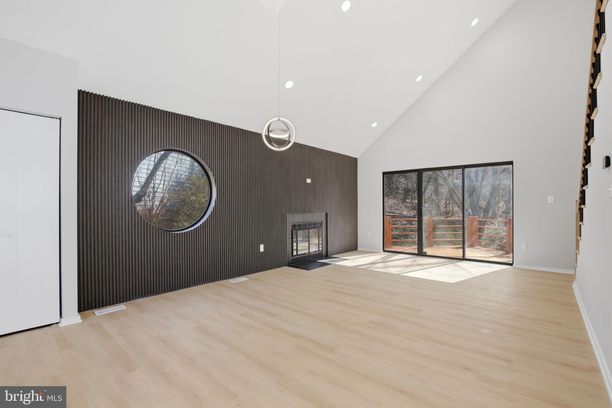 RESTON - Residential