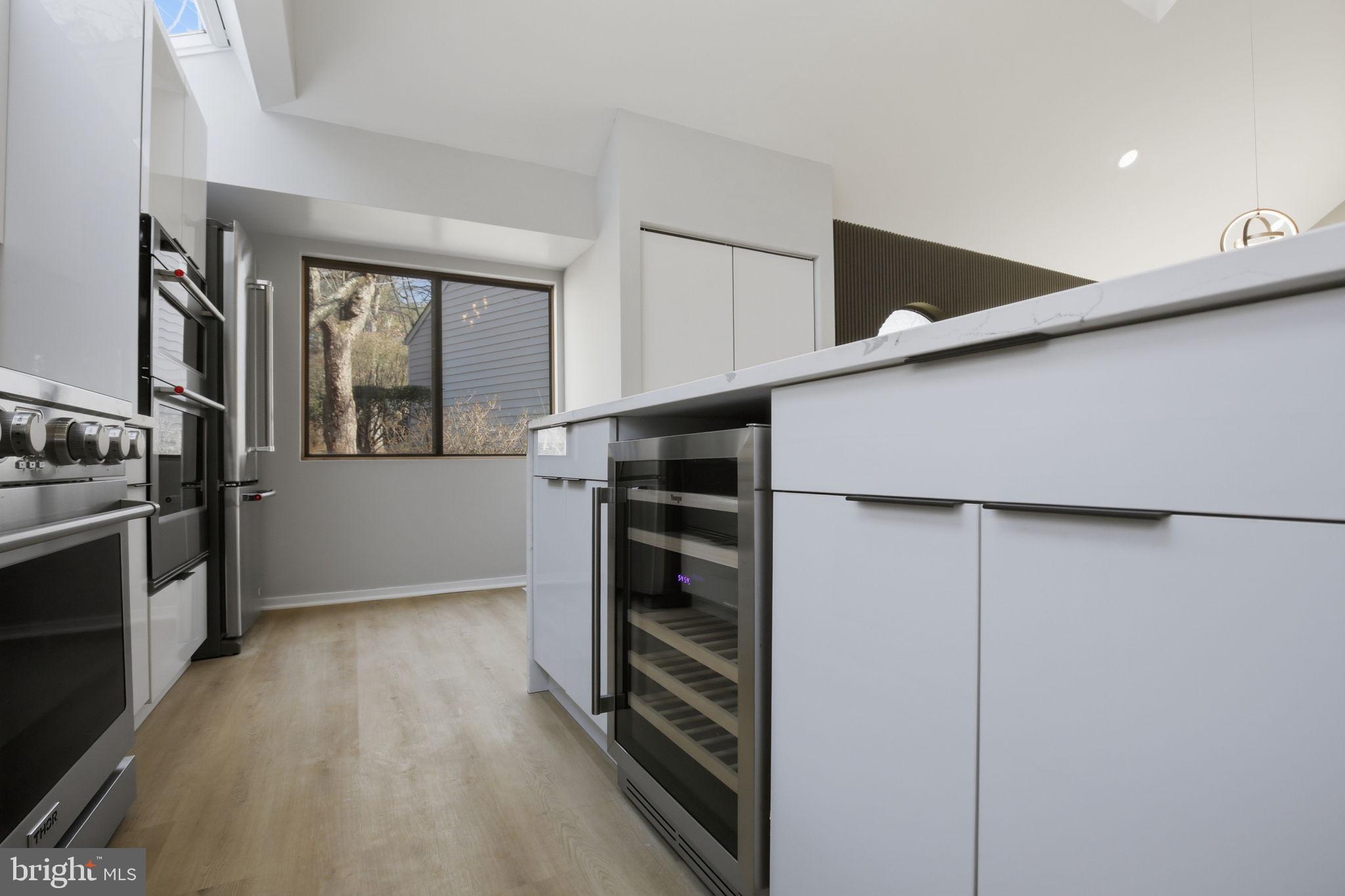 RESTON - Residential