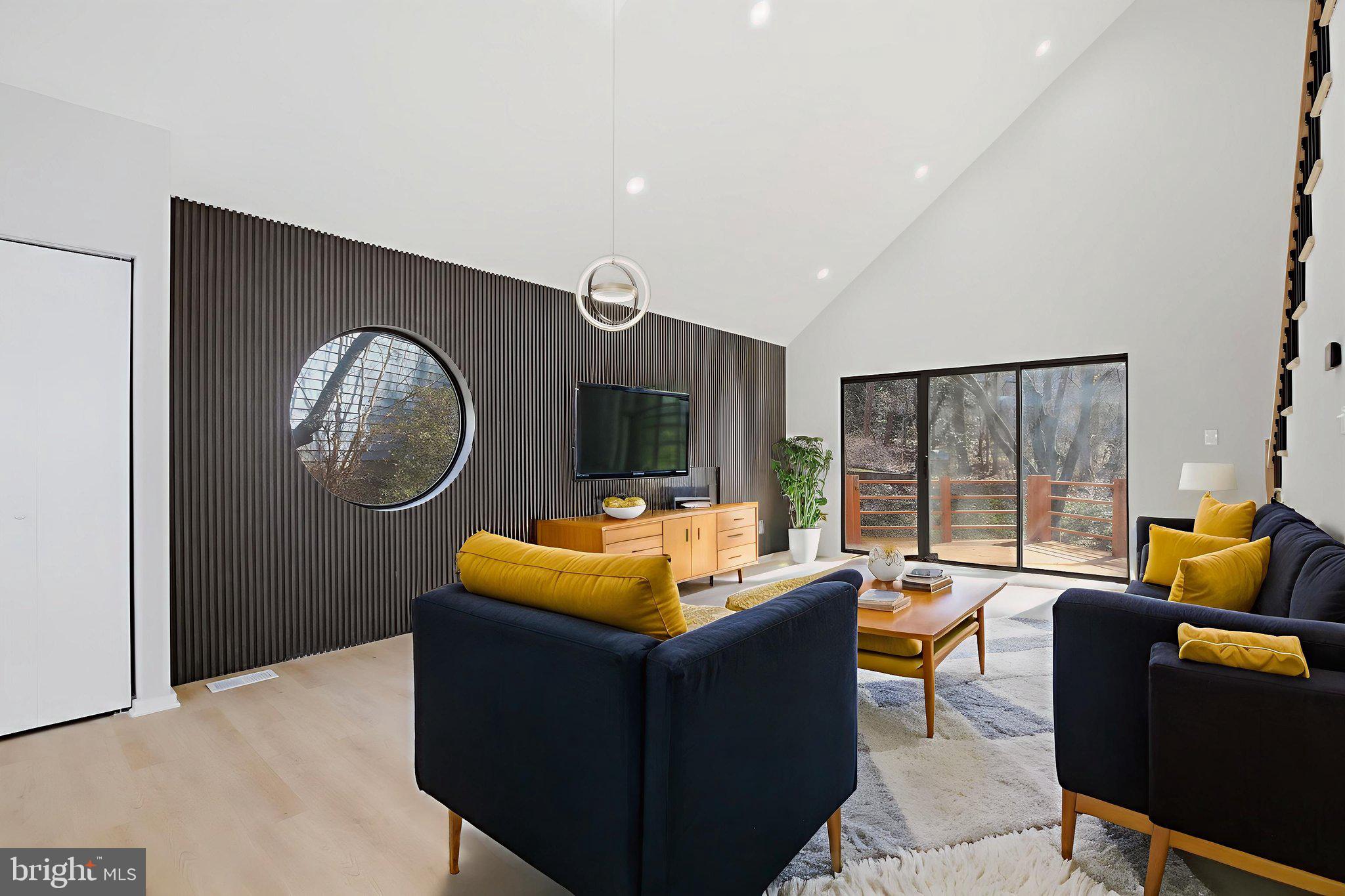 RESTON - Residential