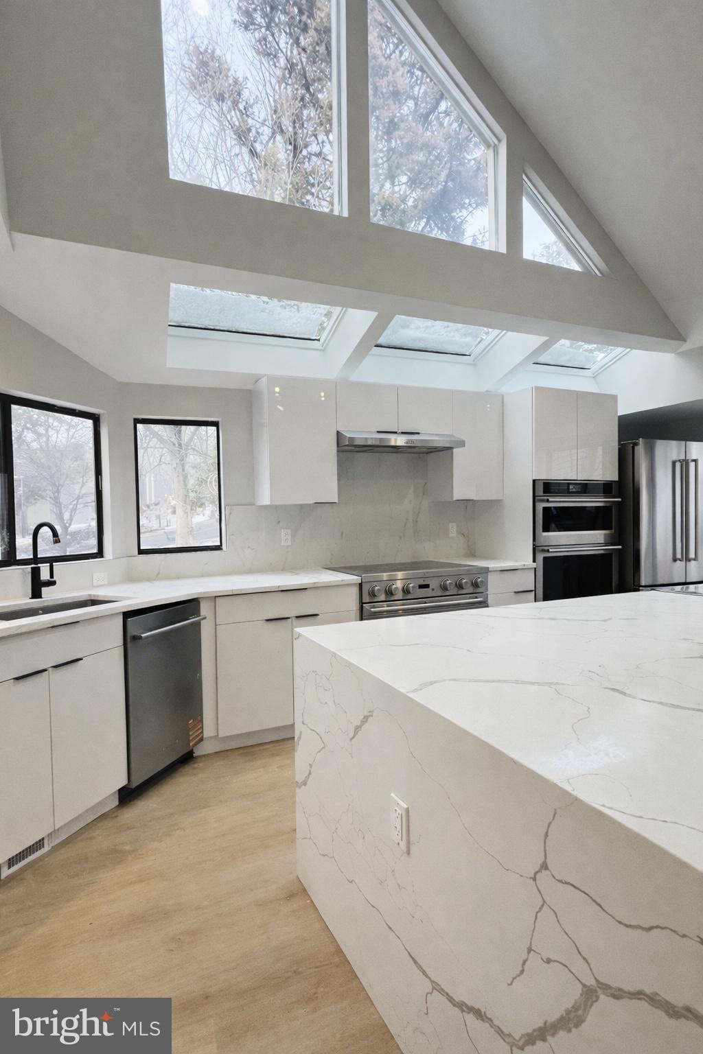 1671 CEDAR HOLLOW WAY