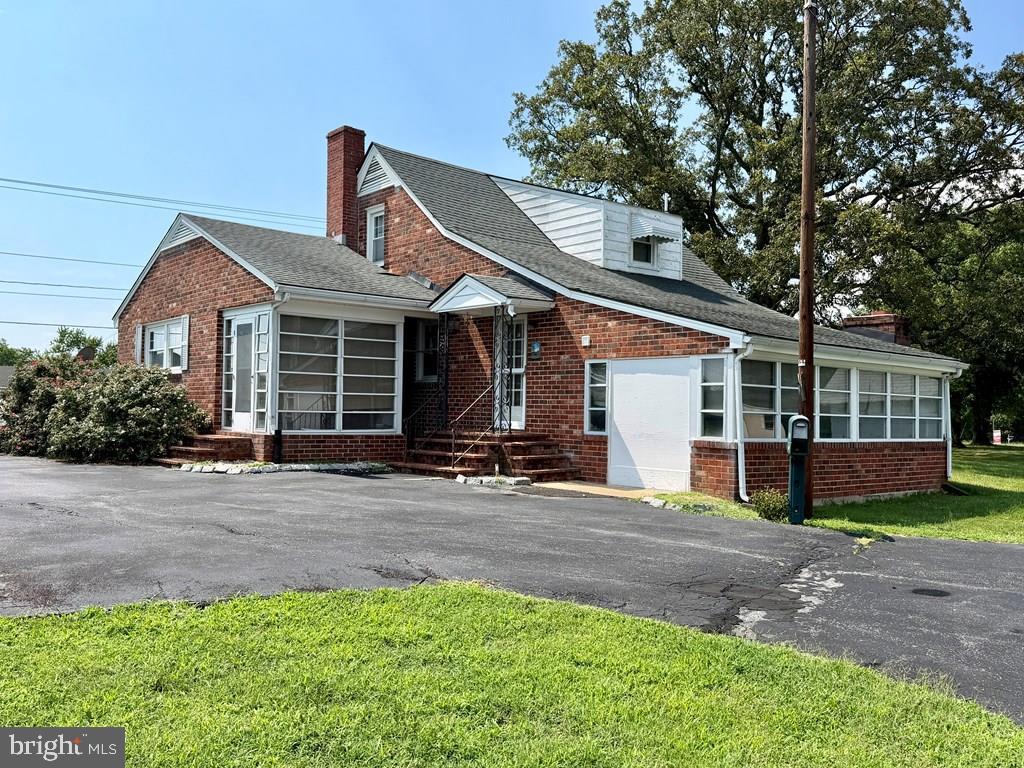 2392 HAMPTON HALL ROAD
