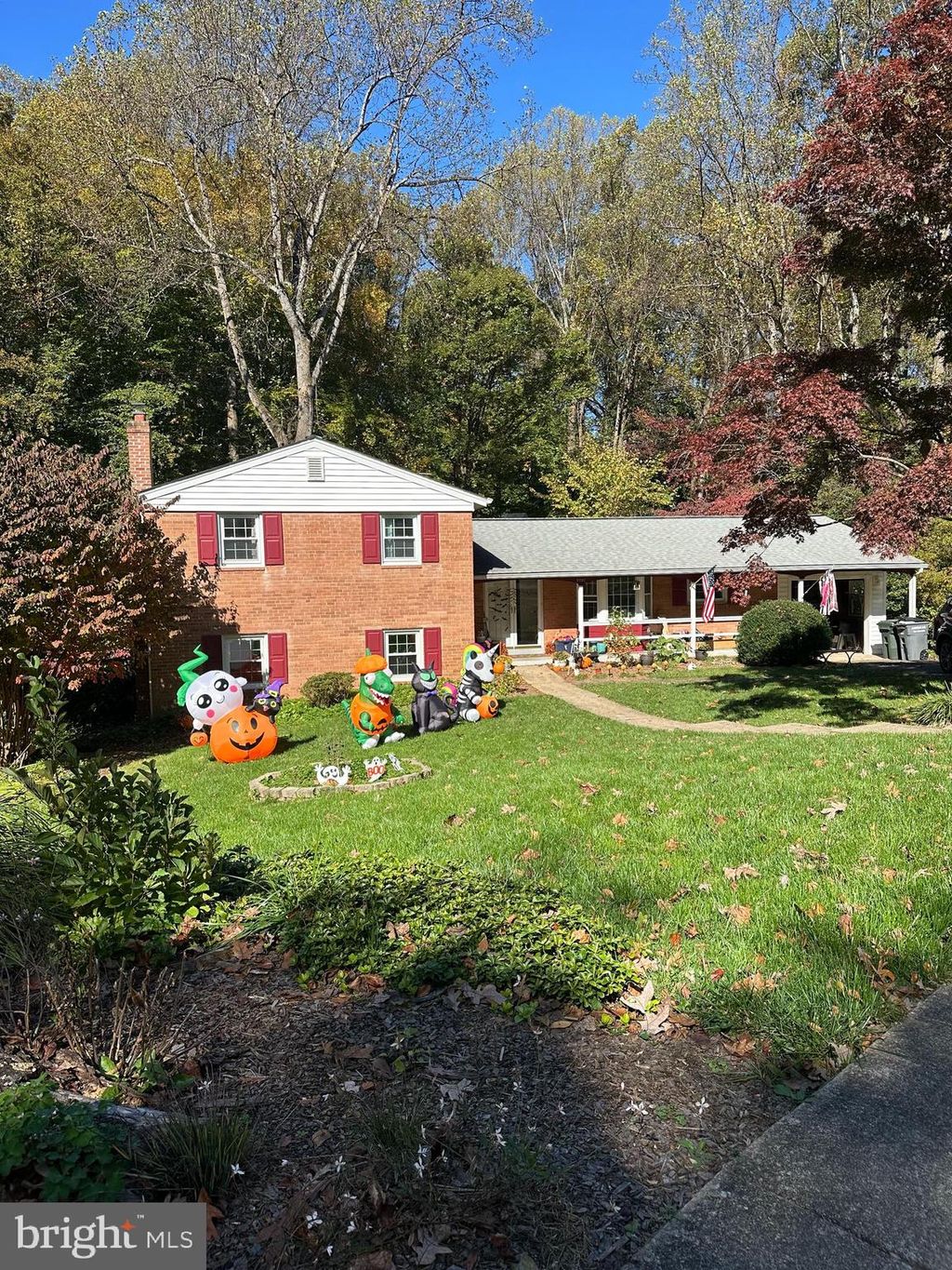 Photo of 8952 Falling Creek Court, ANNANDALE, VA 22003 (MLS # VAFX2275866)