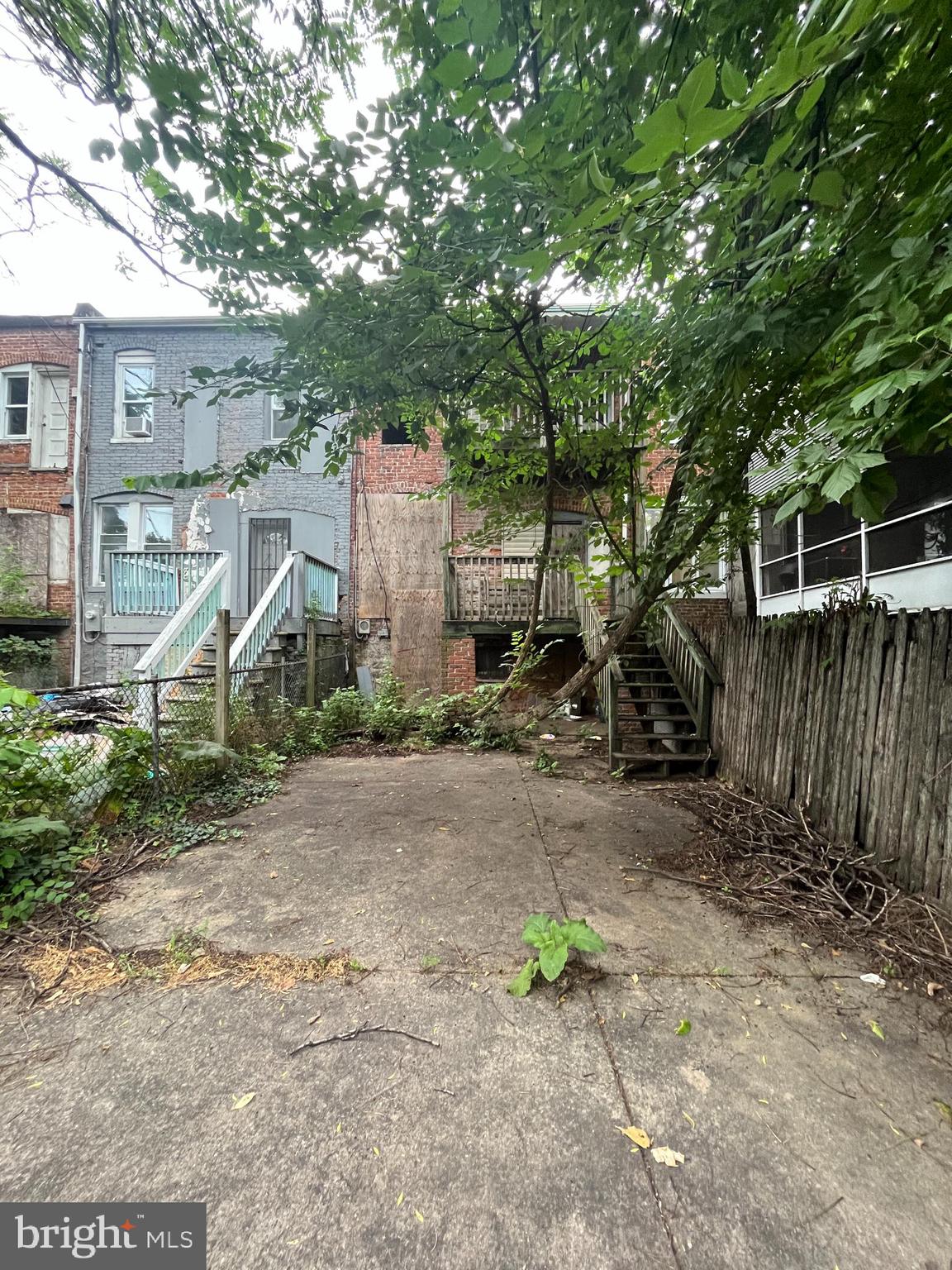 2607 LOYOLA SOUTHWAY
