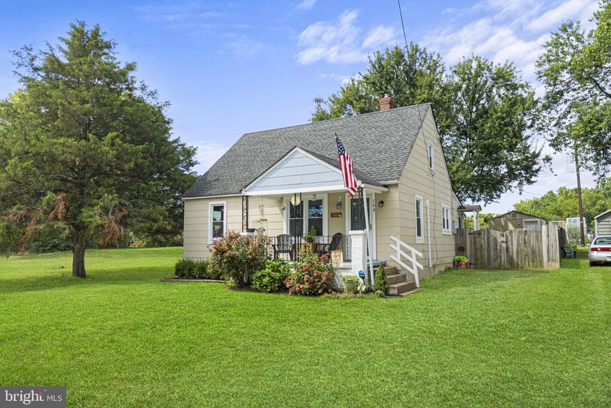 Cottage living with unique details. Conveniently located near 95 and Route 1. This home, although built in the 50's has modern features. This home sports modernized kitchen with todays amenities. Convenient enclosed laundry room on the main level. Even further, updated paint and flooring throughout. After a long day, the bathroom welcomes you home, offering the modern convenience of a soaking sub with shower and bathroom heater, you'll have a great end to your day. Primary bedroom extends across the top floor of the home with vaulted ceilings, inset bookcases and a walk-in closet. The fully fenced-in backyard is perfect for those summer bbq's with a tree that offers that perfect touch of shade.