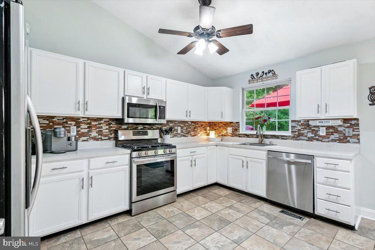 SANDY OAKS - Residential