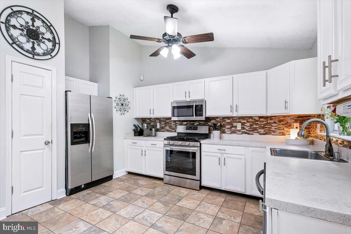 SANDY OAKS - Residential