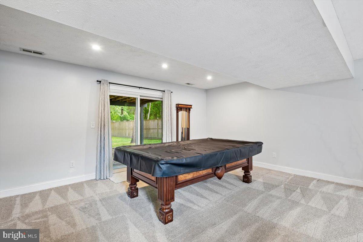 SANDY OAKS - Residential