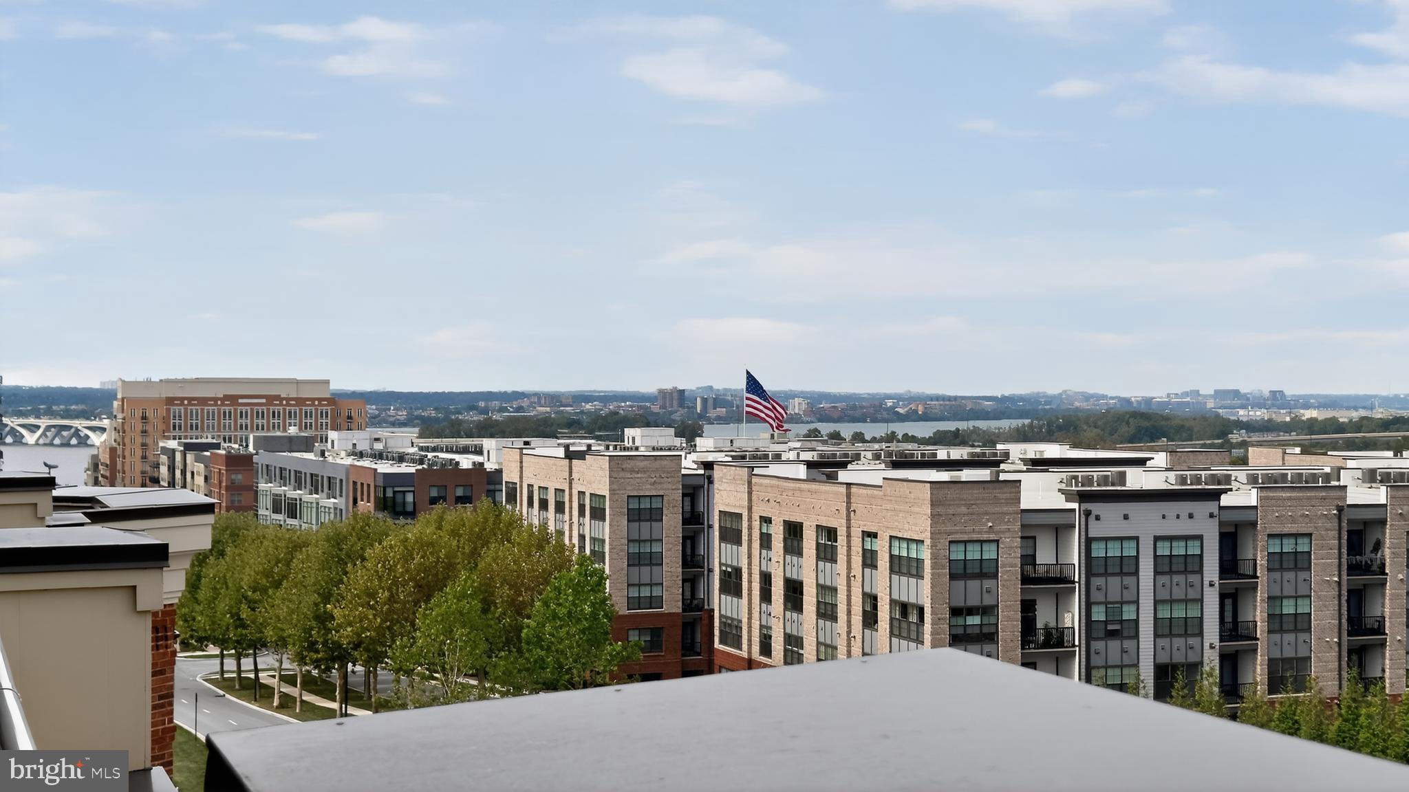 NATIONAL HARBOR - Residential