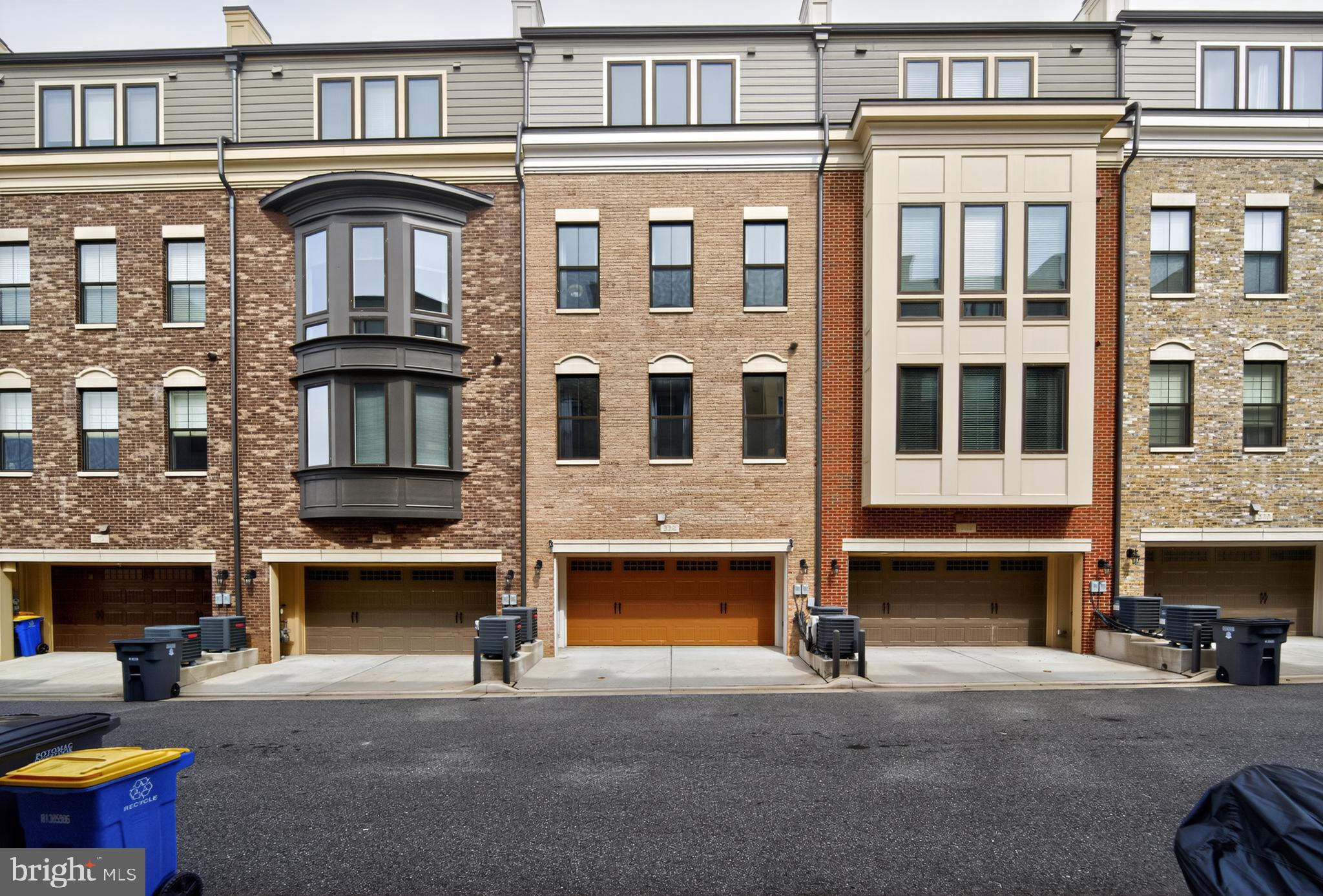 NATIONAL HARBOR - Residential