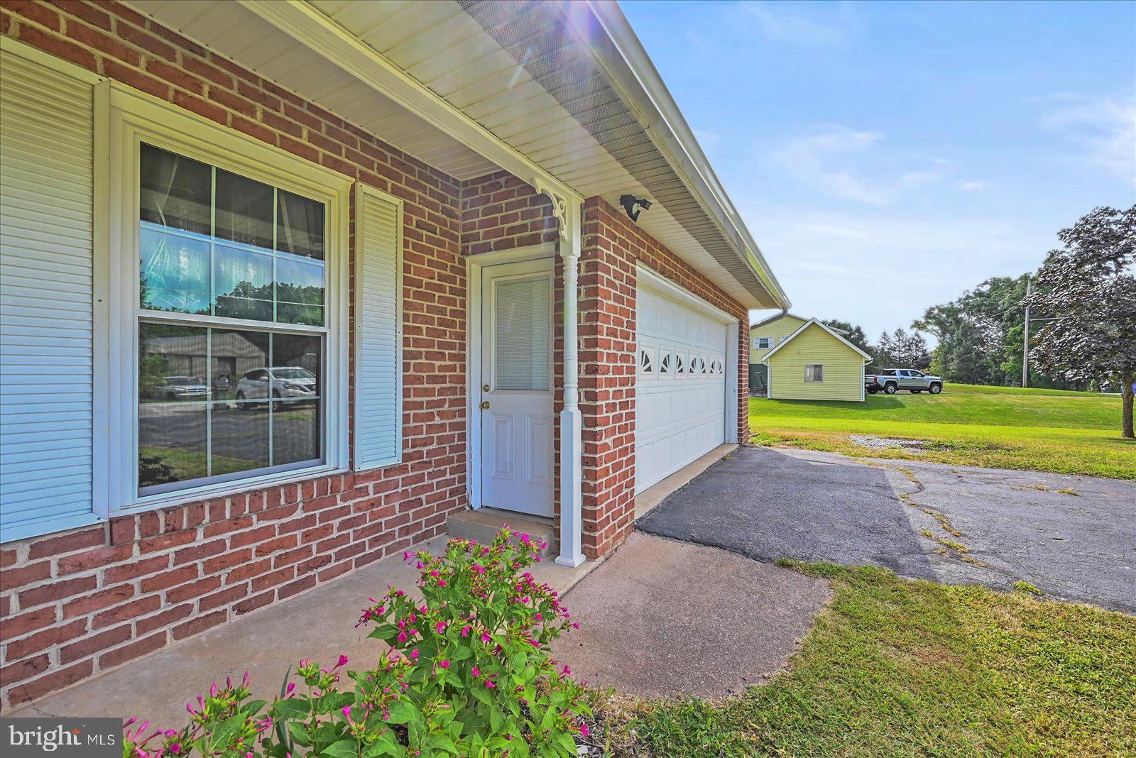5581 PINCHTOWN ROAD