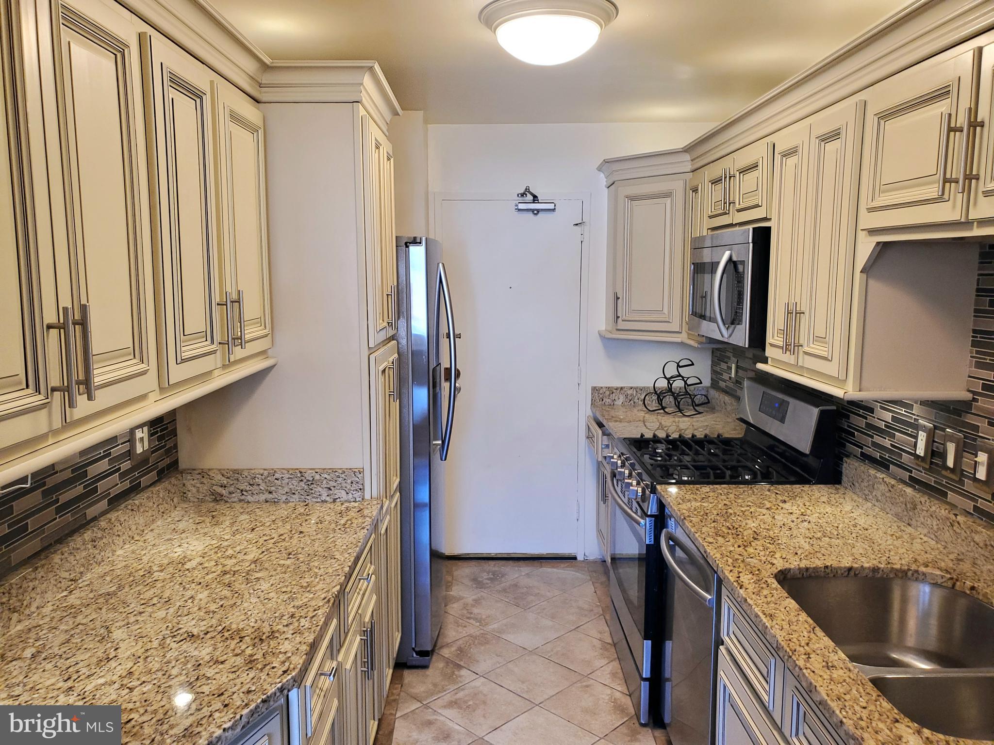 WOODSIDE - Residential Lease