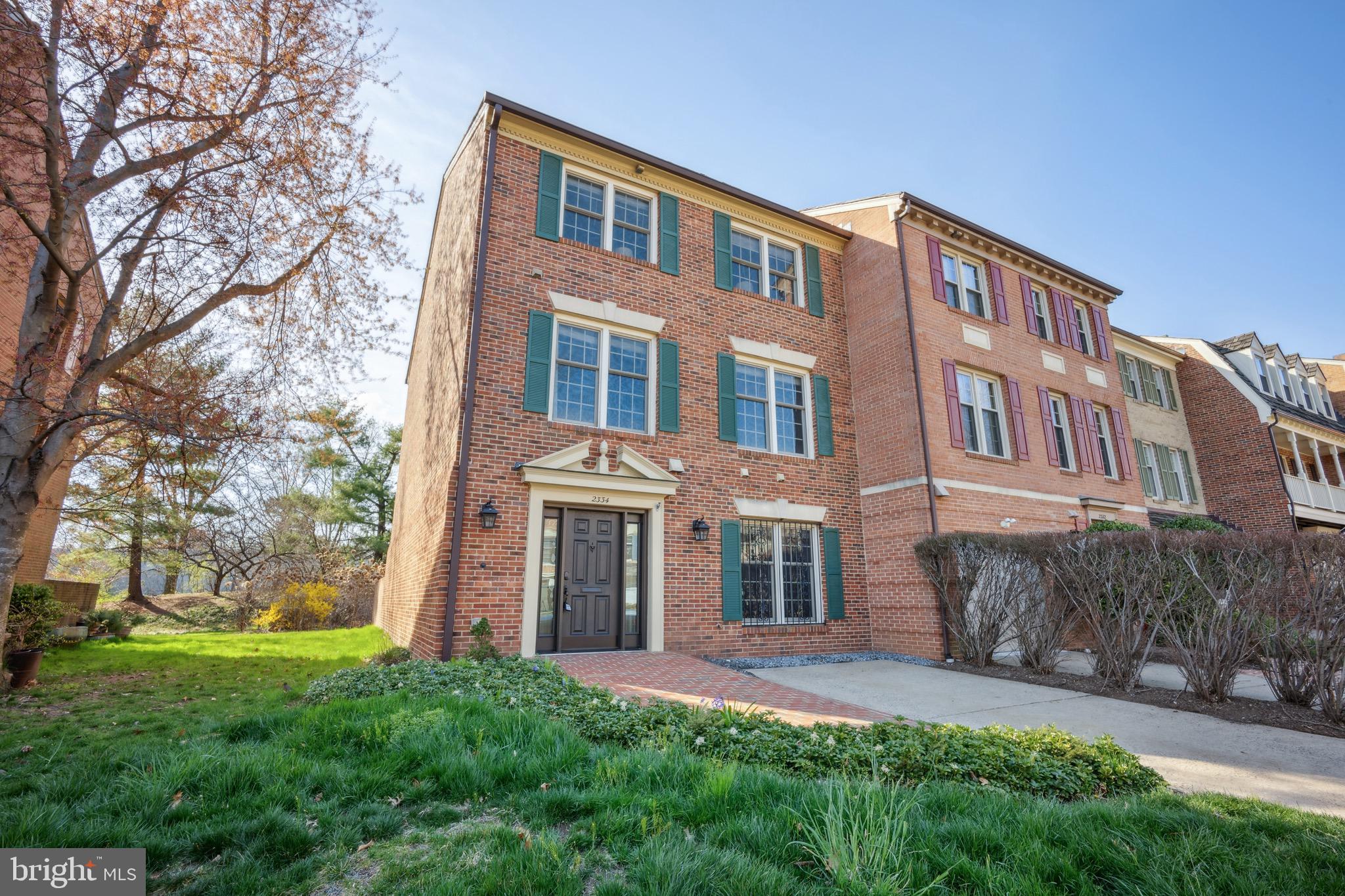 FOREST HILLS - Residential