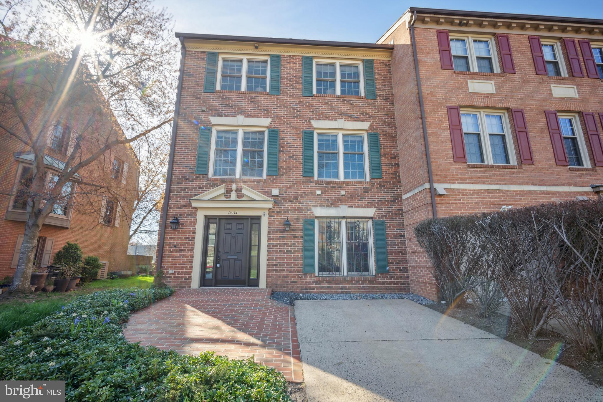 FOREST HILLS - Residential