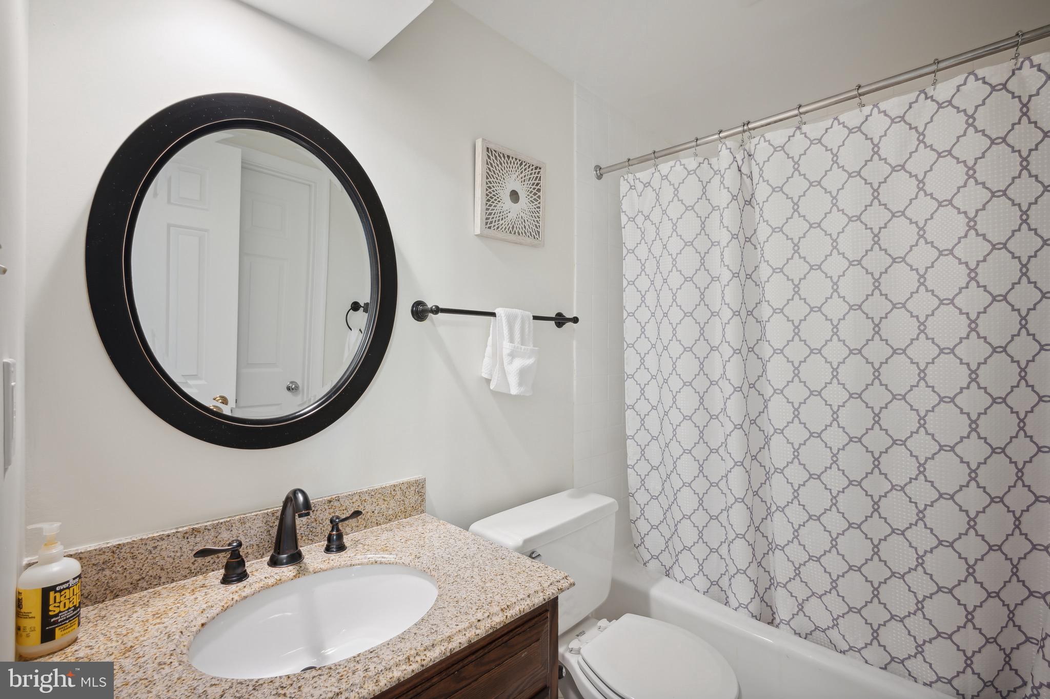 FOREST HILLS - Residential