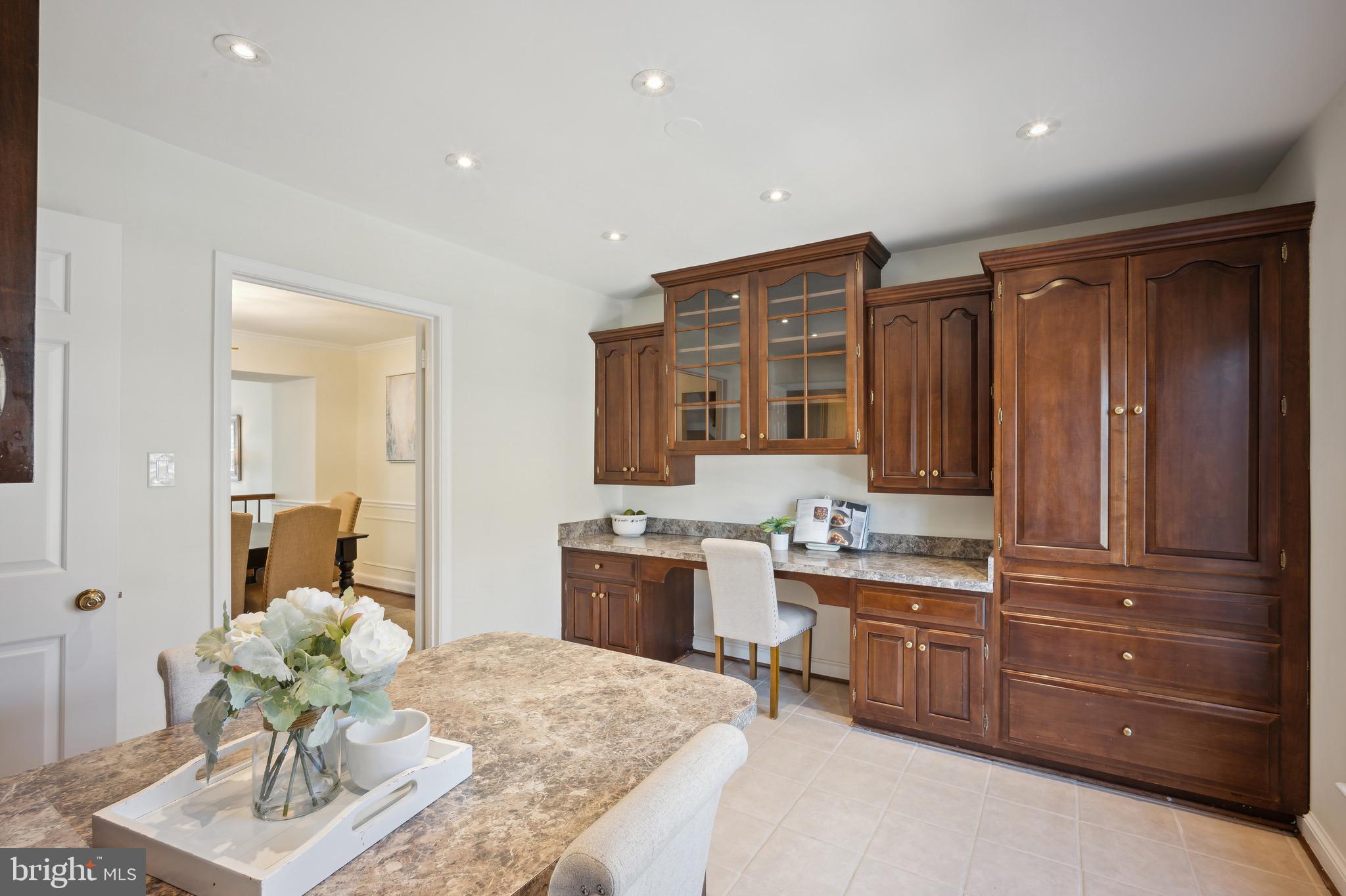 FOREST HILLS - Residential