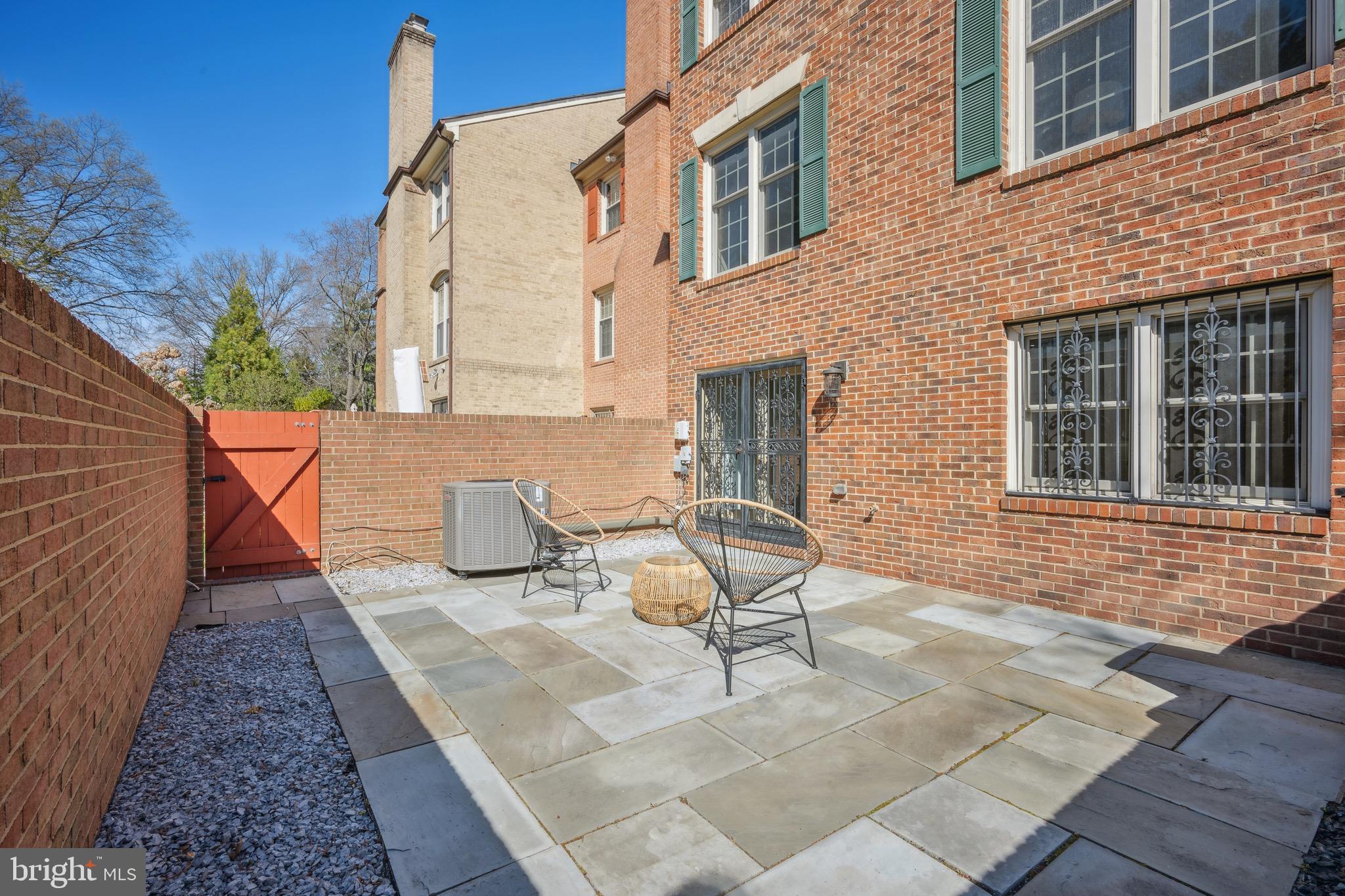 FOREST HILLS - Residential