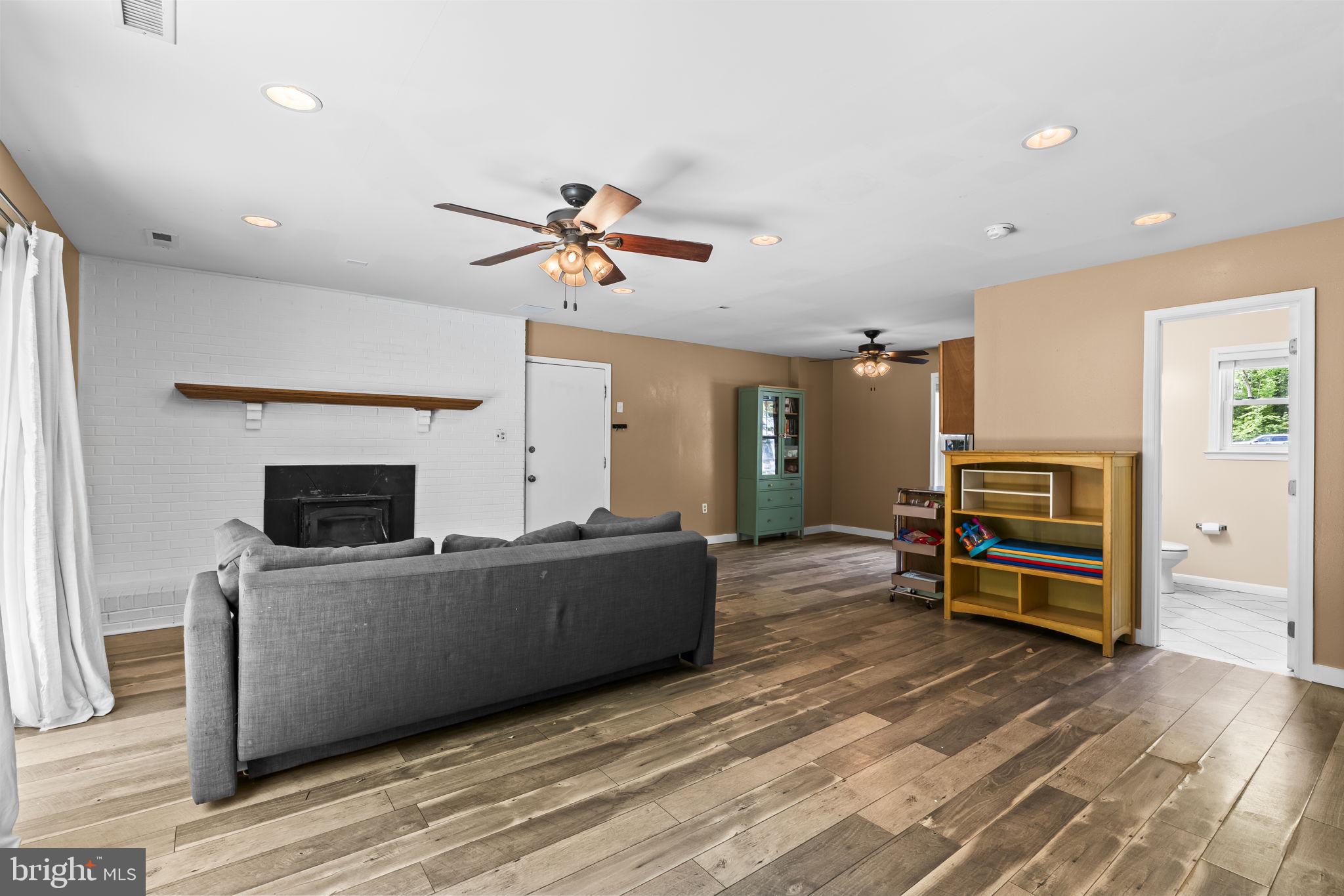 BROOKESIDE - Residential