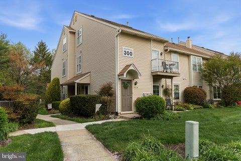 Condo For Sale - 303 Sedgefield Drive<br/> MOUNT LAUREL, NJ 08054