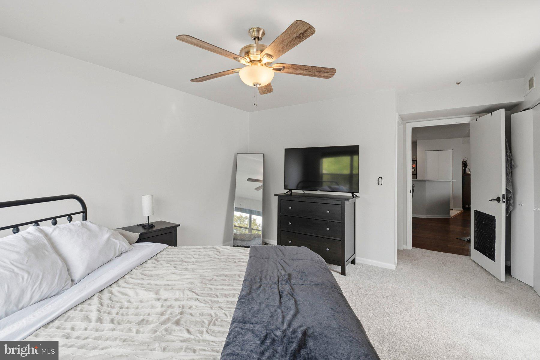 ANNAPOLIS OVERLOOK - Residential