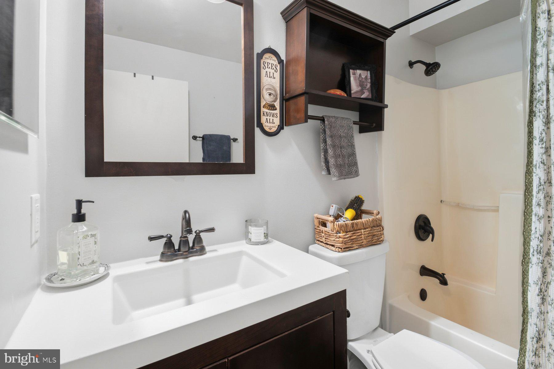 ANNAPOLIS OVERLOOK - Residential