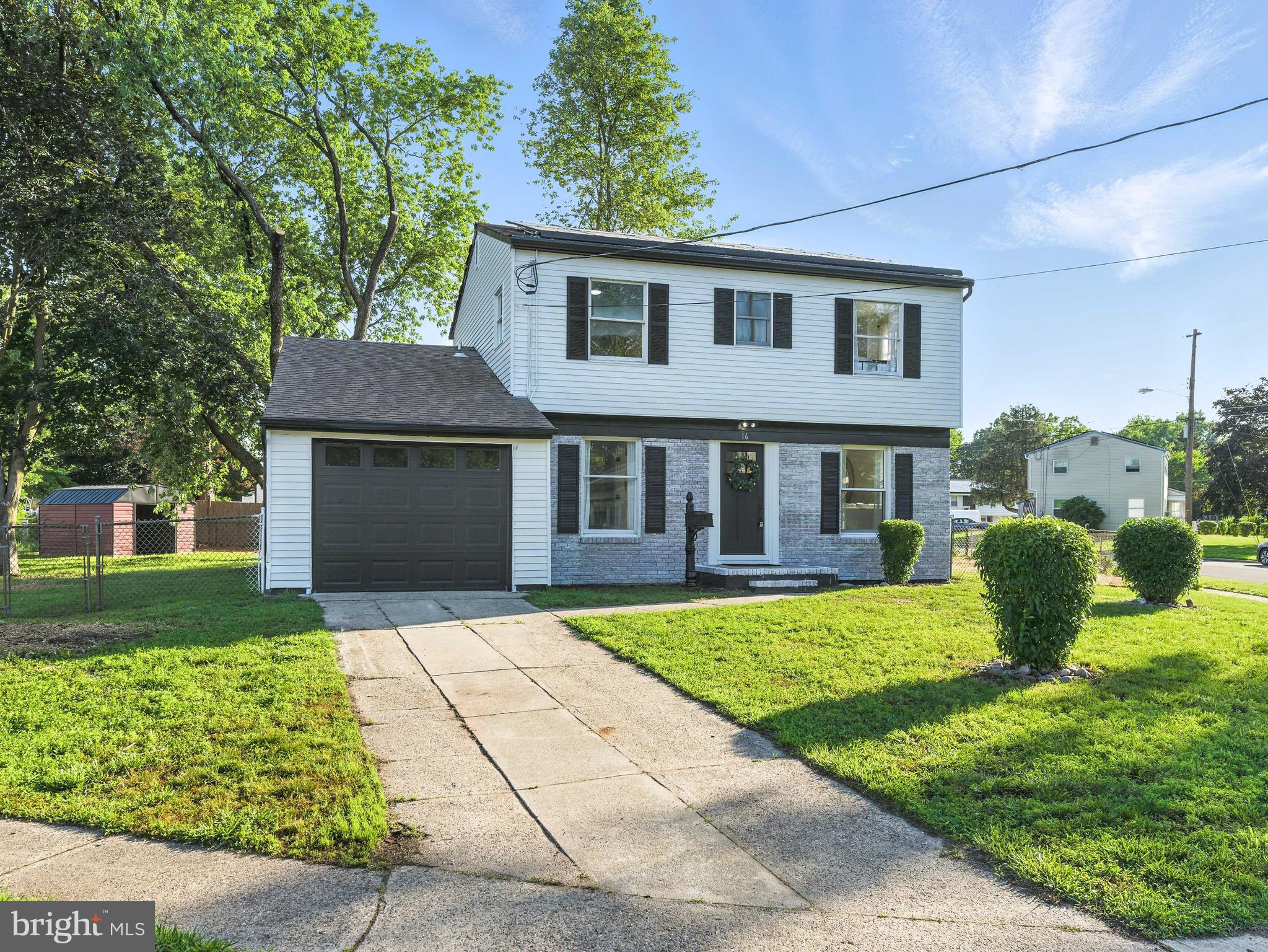 16 ESTATE ROAD