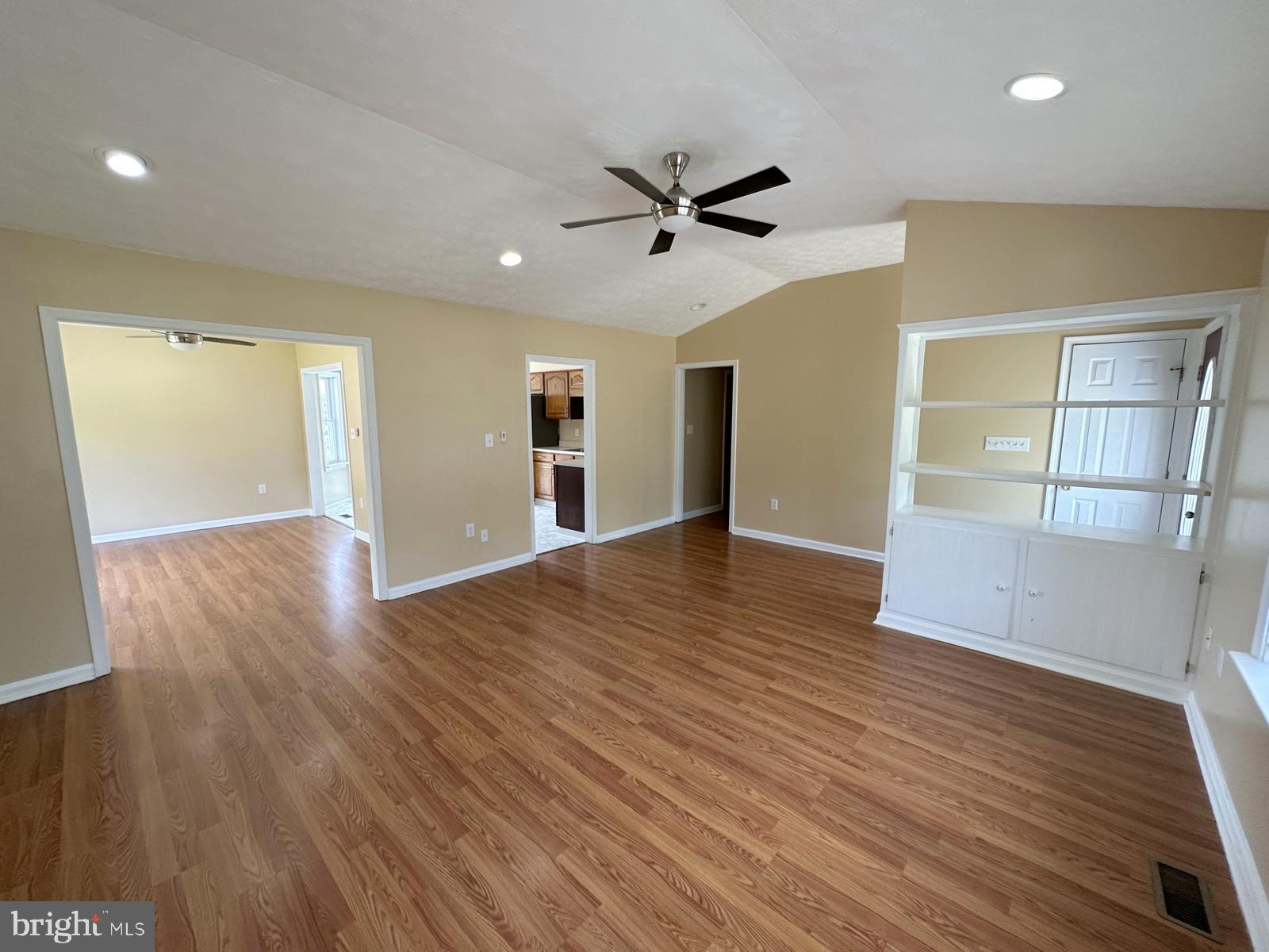 FOREST HILLS - Residential