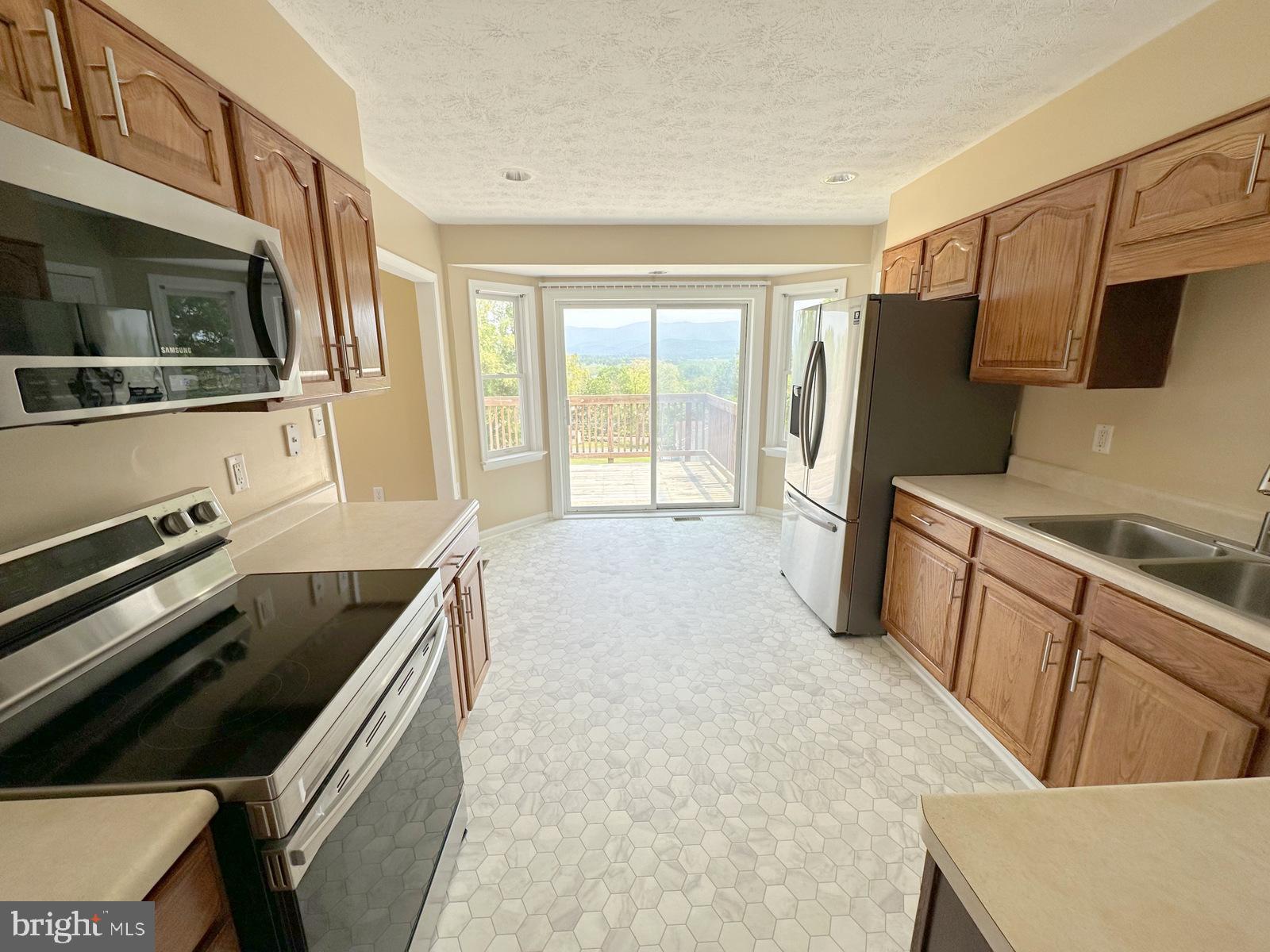 FOREST HILLS - Residential