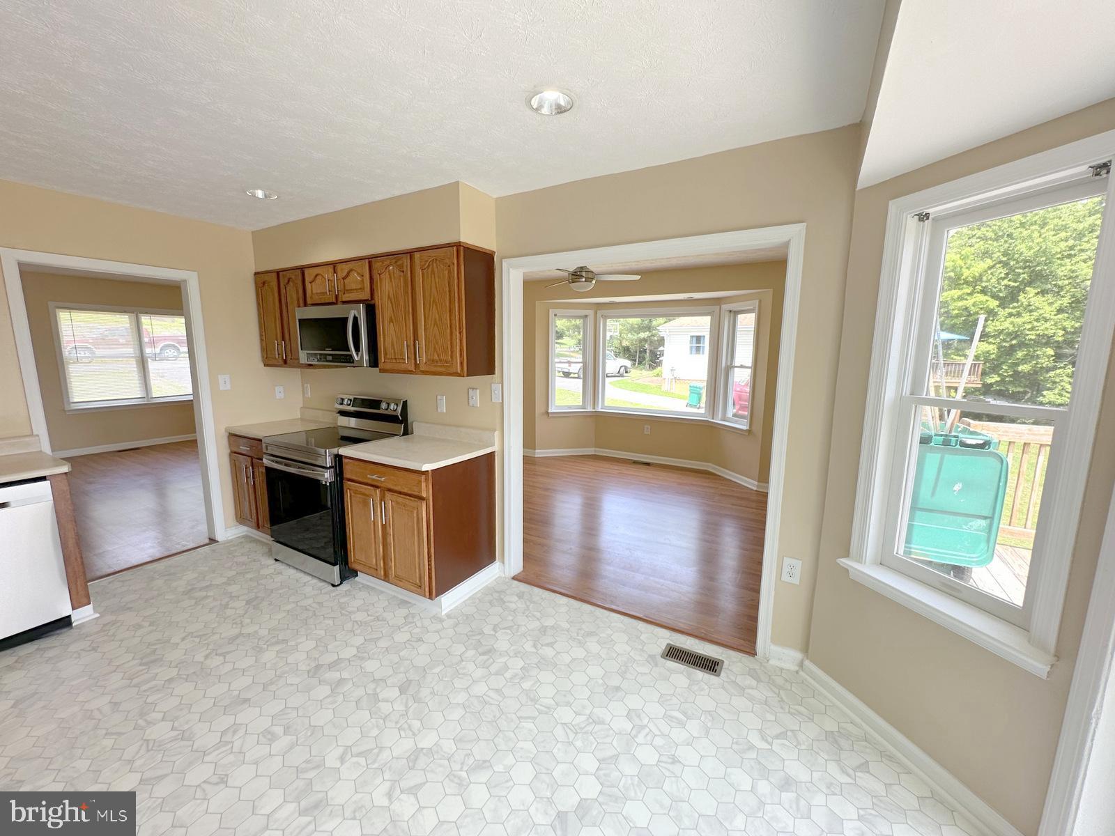 FOREST HILLS - Residential