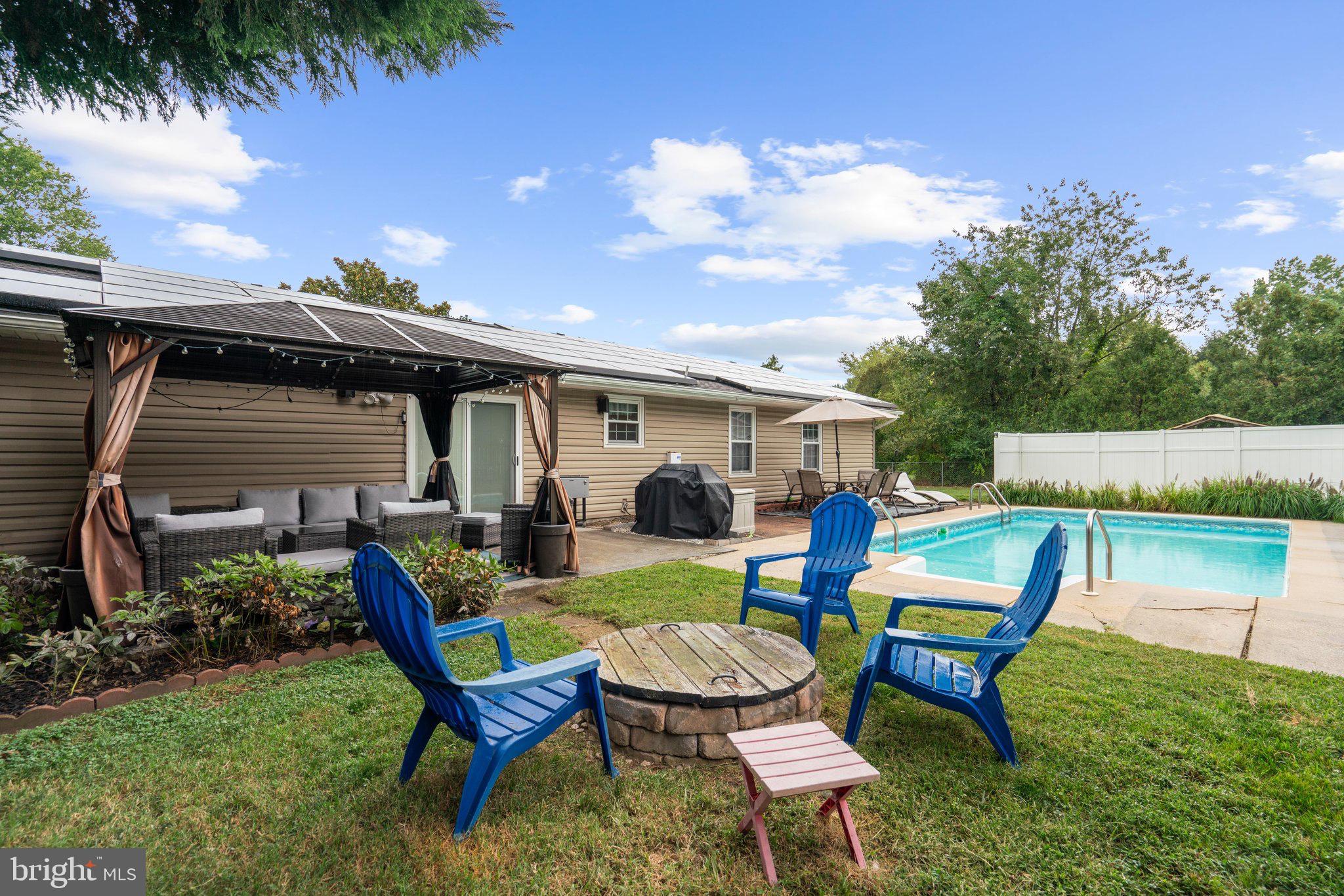 553 HARVEST ROAD