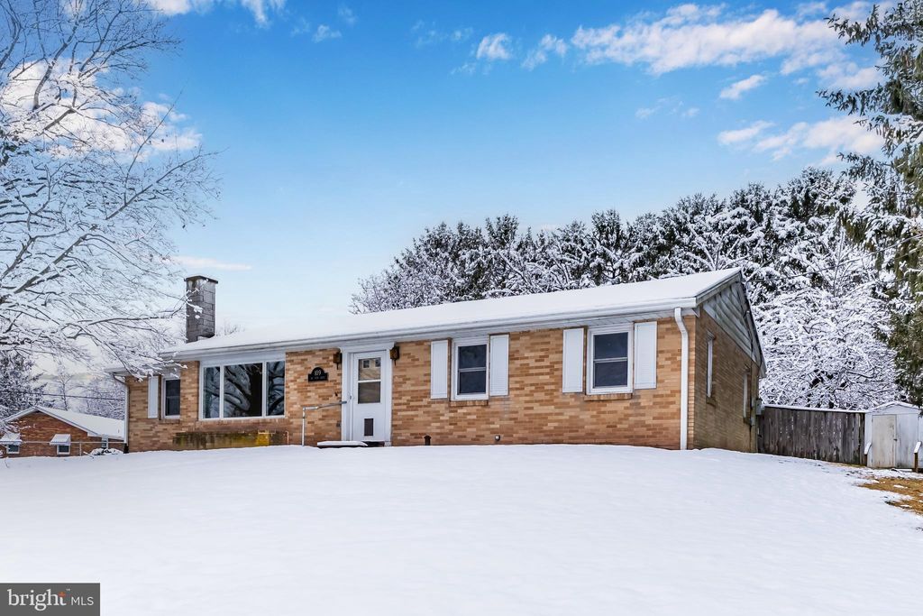Photo of 109 Mountainview Drive, HALIFAX, PA 17032 (MLS # PADA2056880)