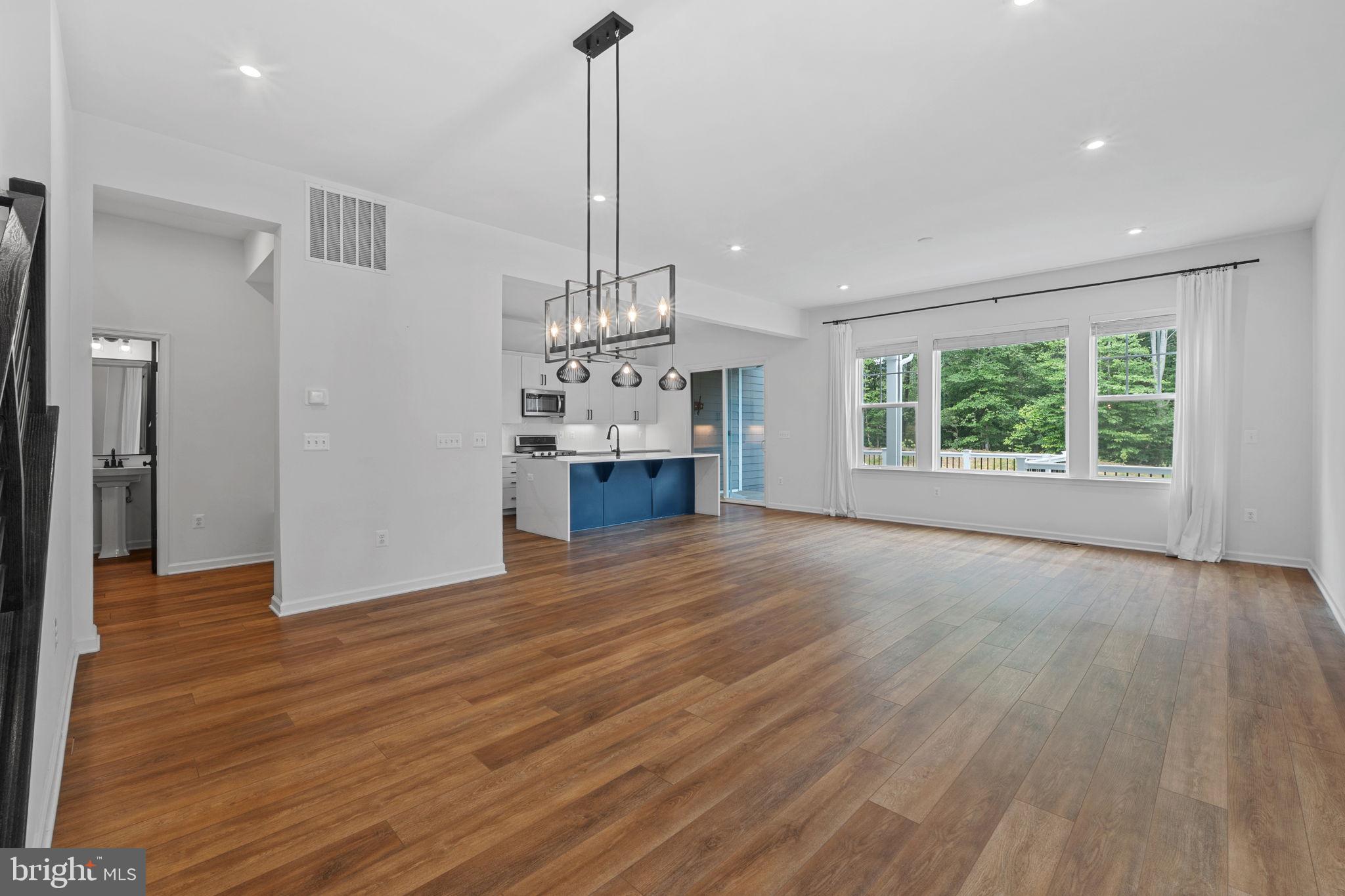 POTOMAC SHORES - Residential