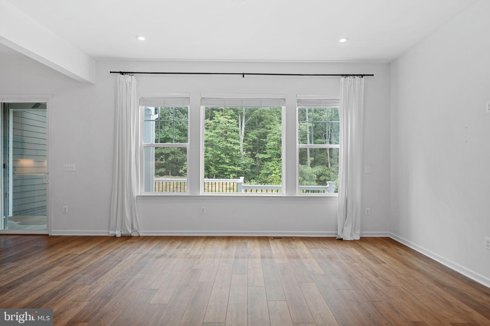 POTOMAC SHORES - Residential