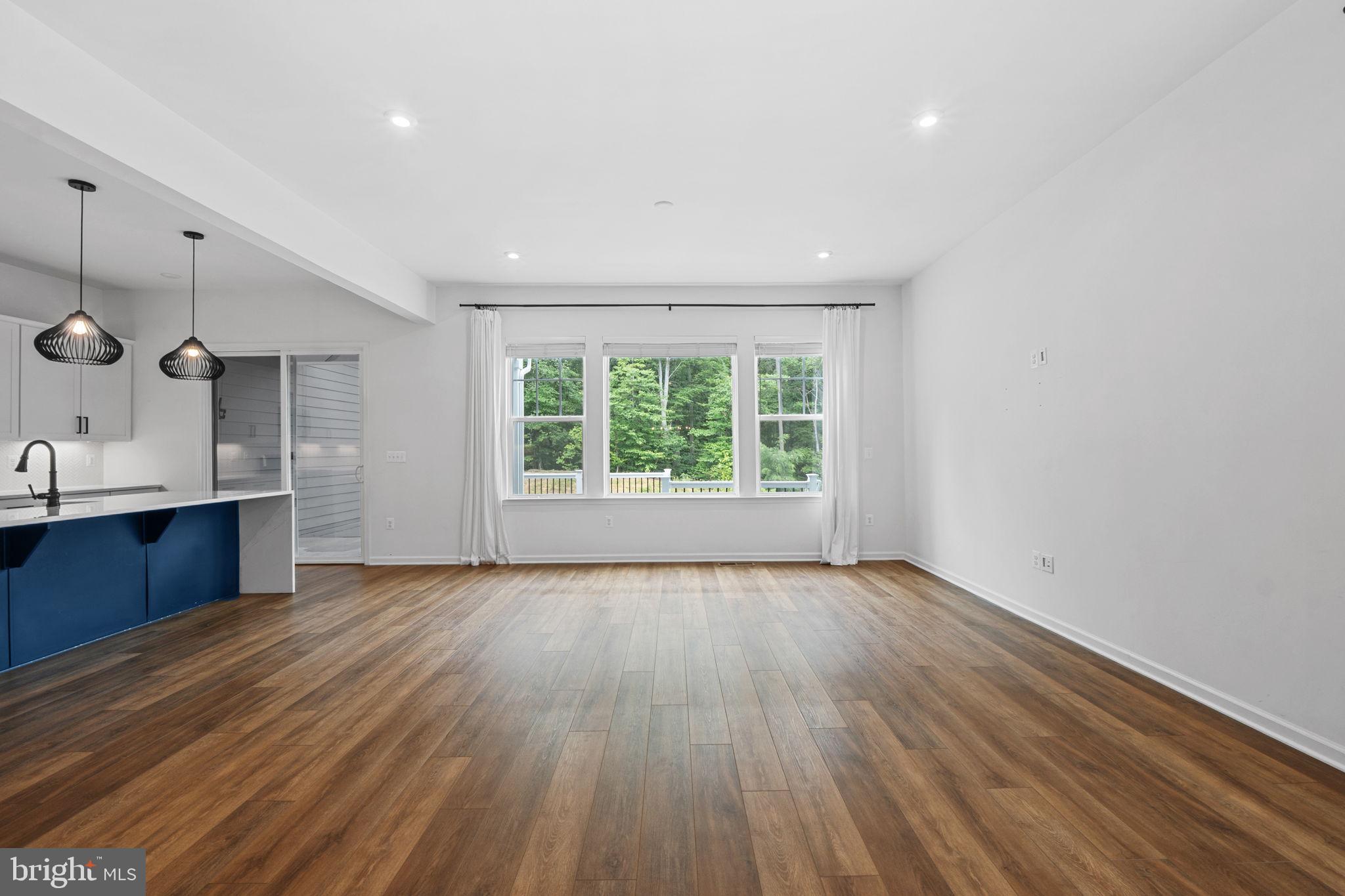 POTOMAC SHORES - Residential