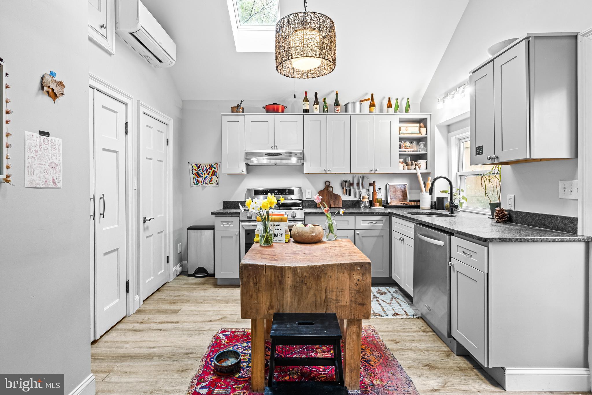 HAMPDEN HISTORIC DISTRICT - Residential