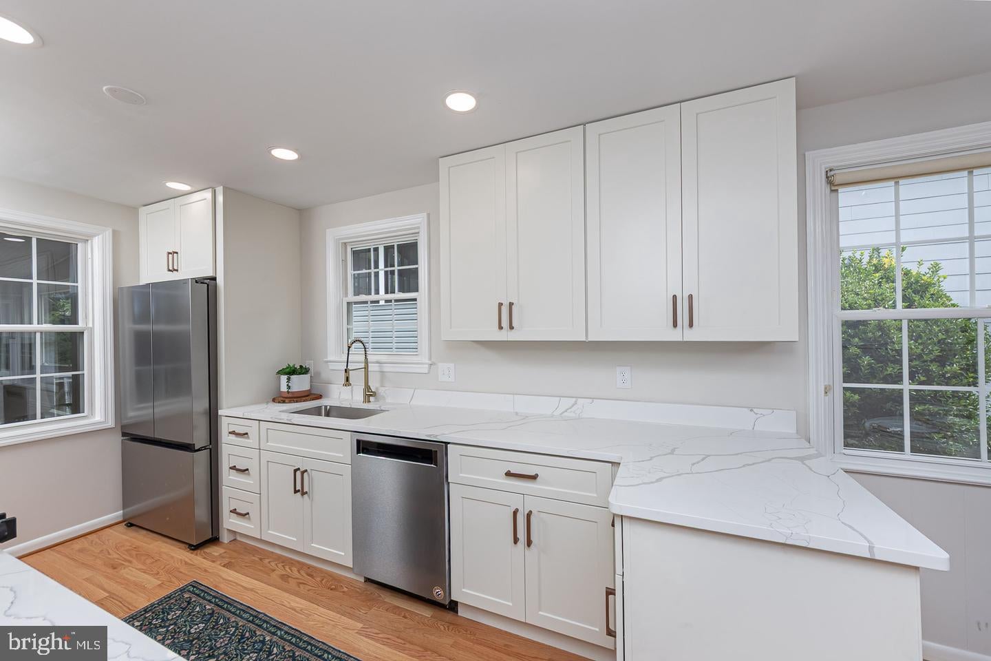 571 WOODBINE AVENUE