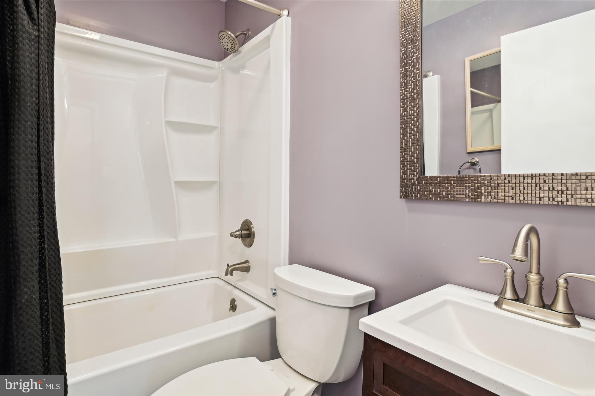 WOODLAND BEACH - Residential