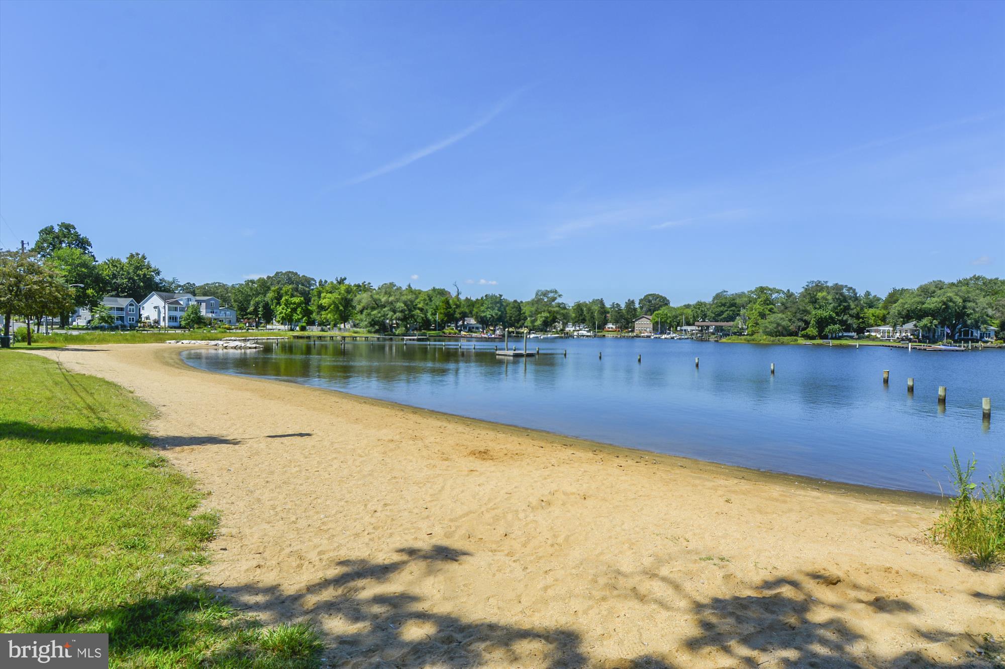 WOODLAND BEACH - Residential
