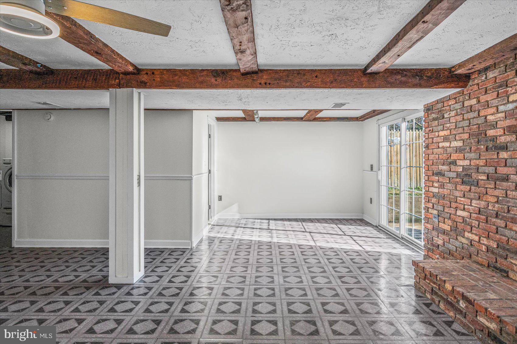 FERNDALE - Residential