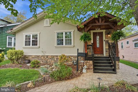 Photo of 212 W Franklin Street, MORRISVILLE, PA 19067 (MLS # PABU2119006)