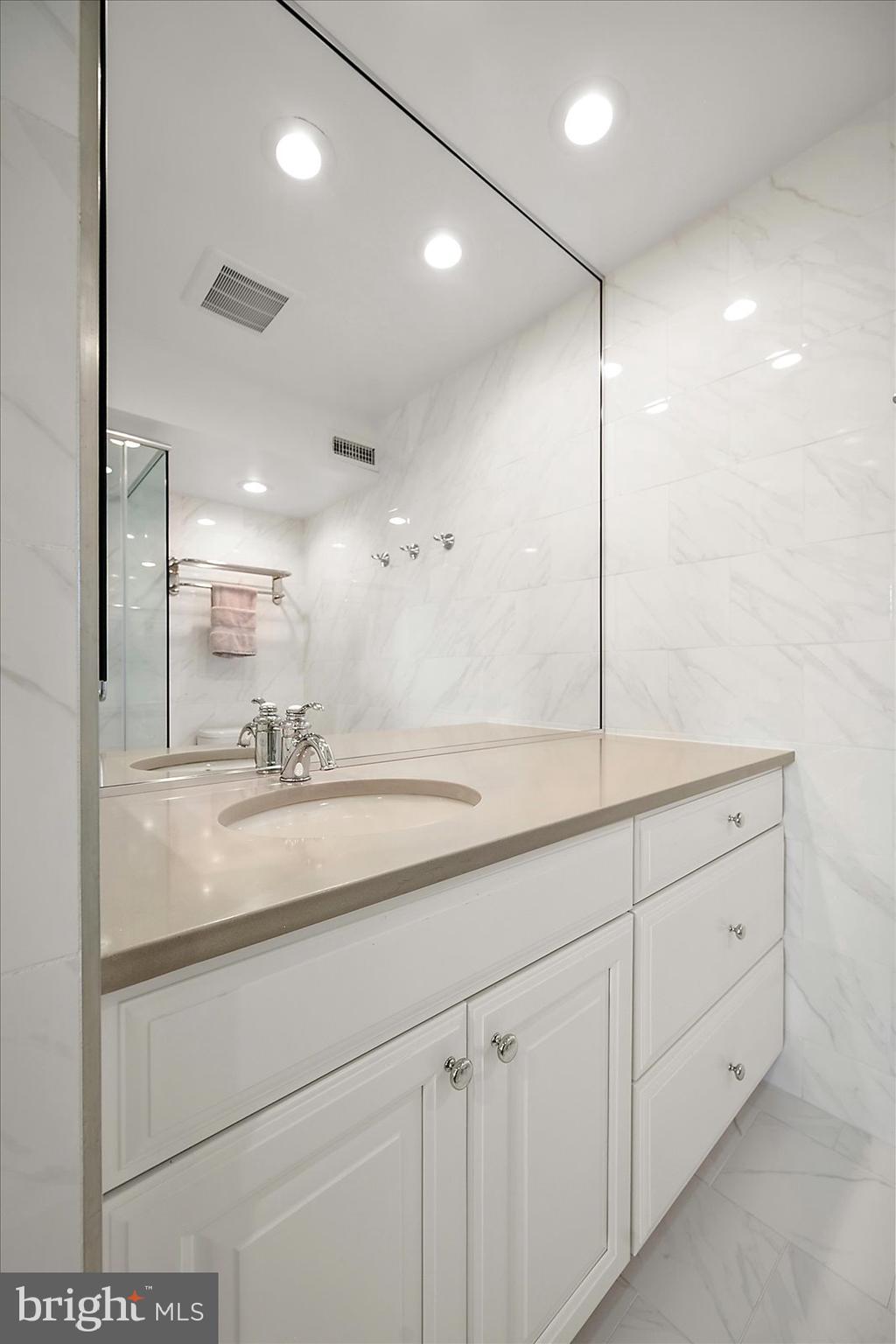 ASPEN EAST - Residential