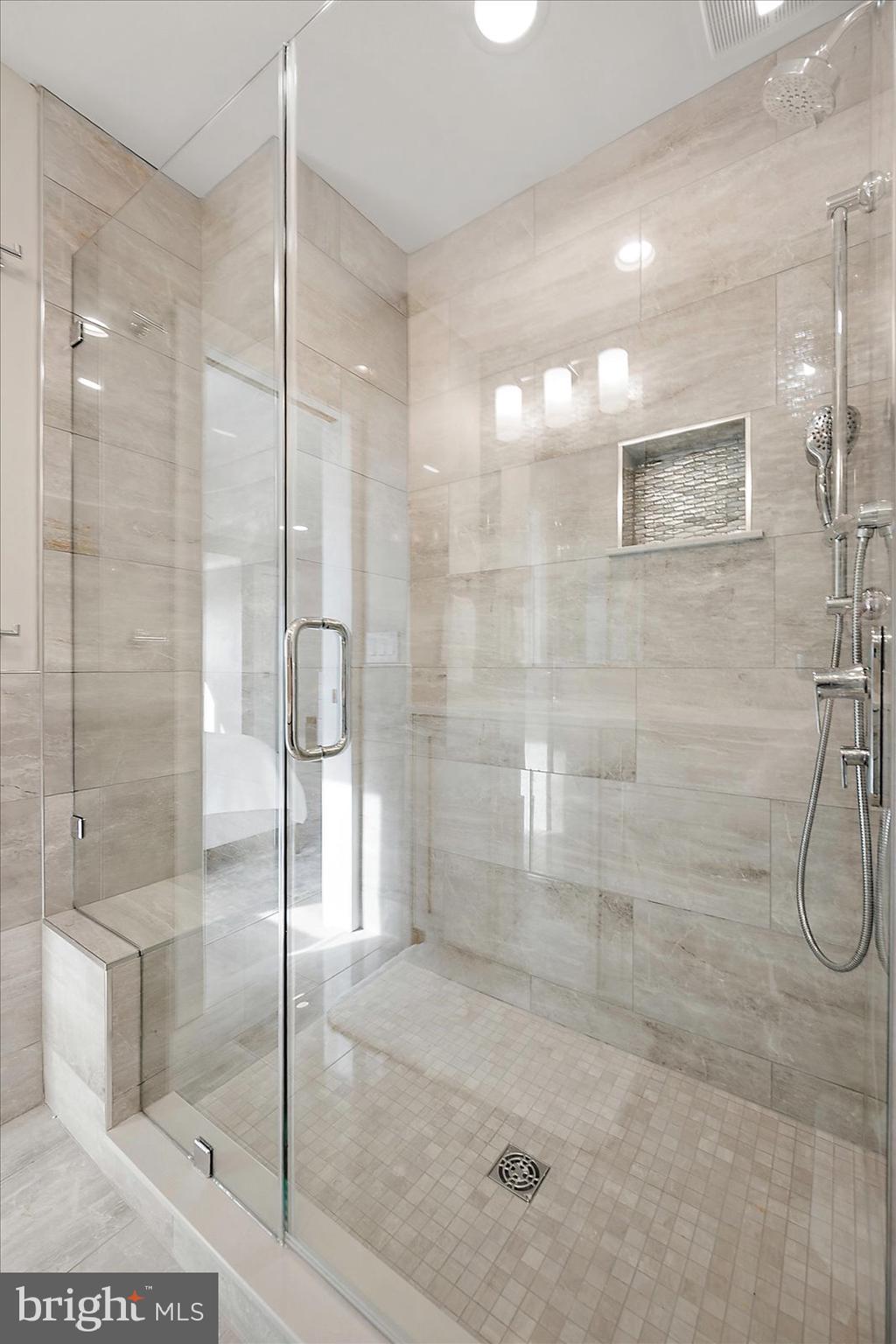 ASPEN EAST - Residential