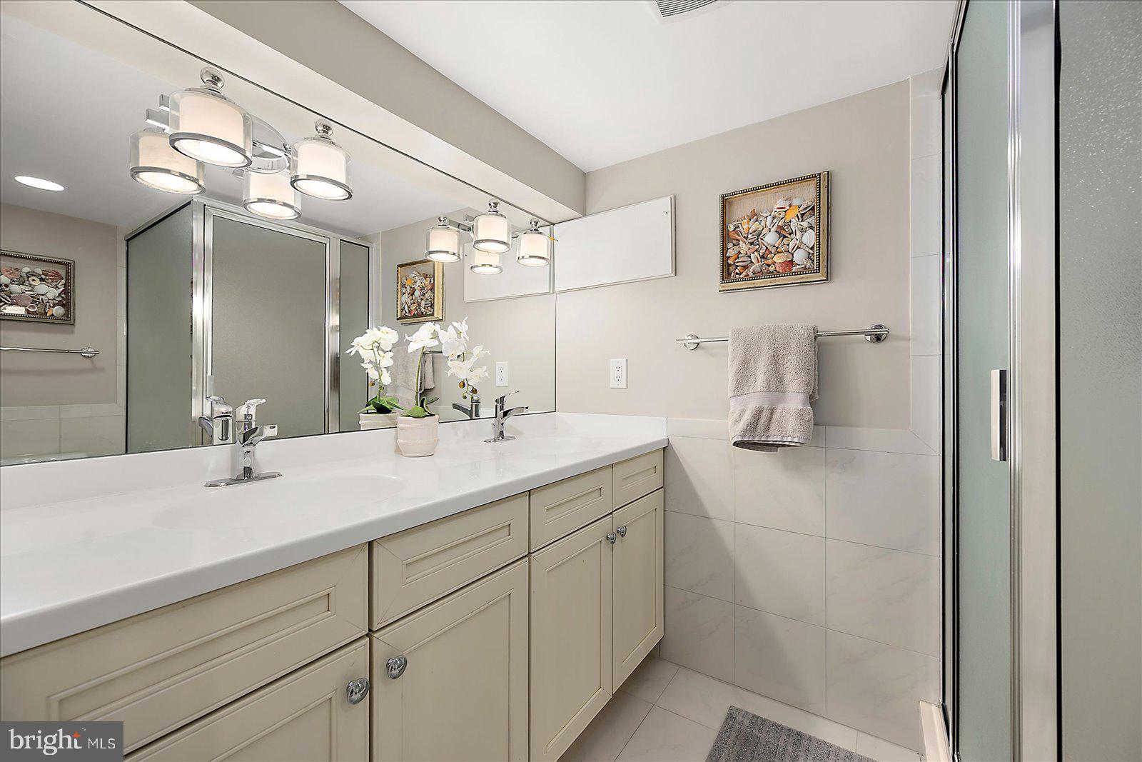 ASPEN EAST - Residential