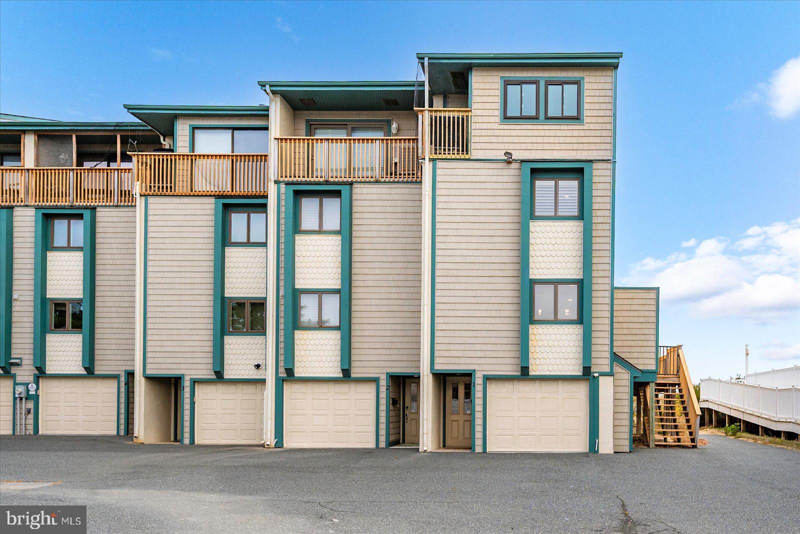 ASPEN EAST - Residential