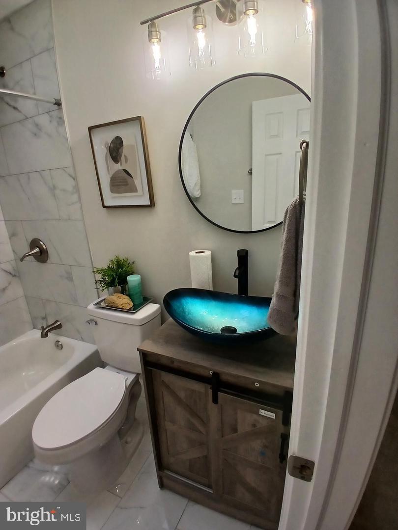 BELAIR-EDISON - Residential Lease