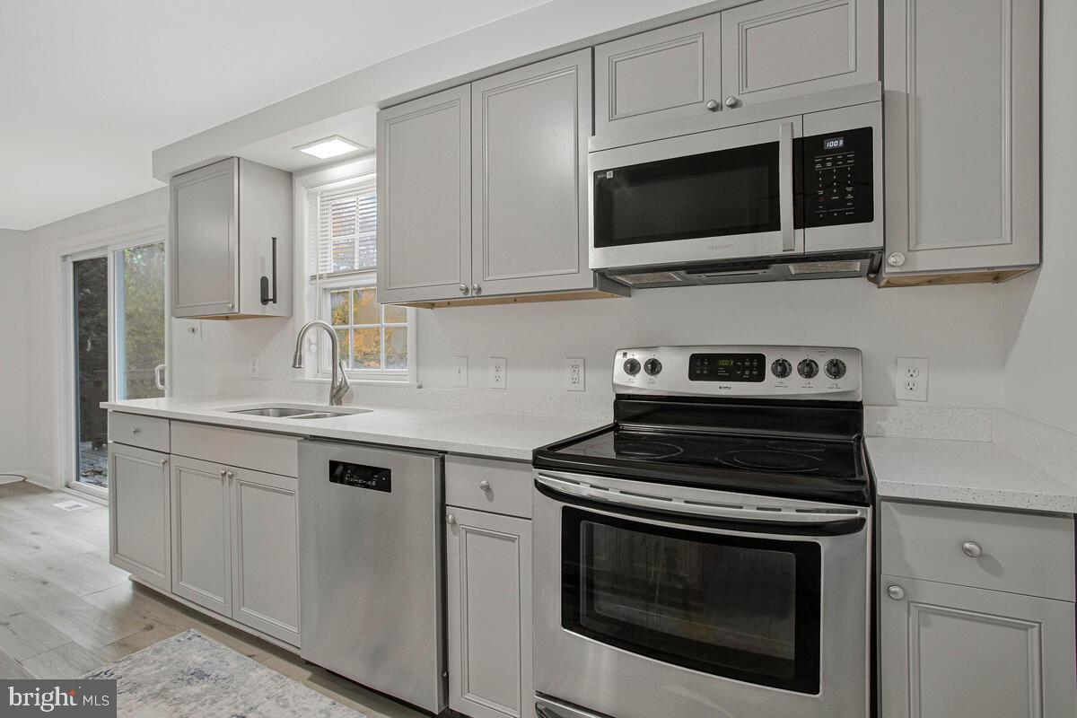 THE HIGHLANDS - Residential Lease