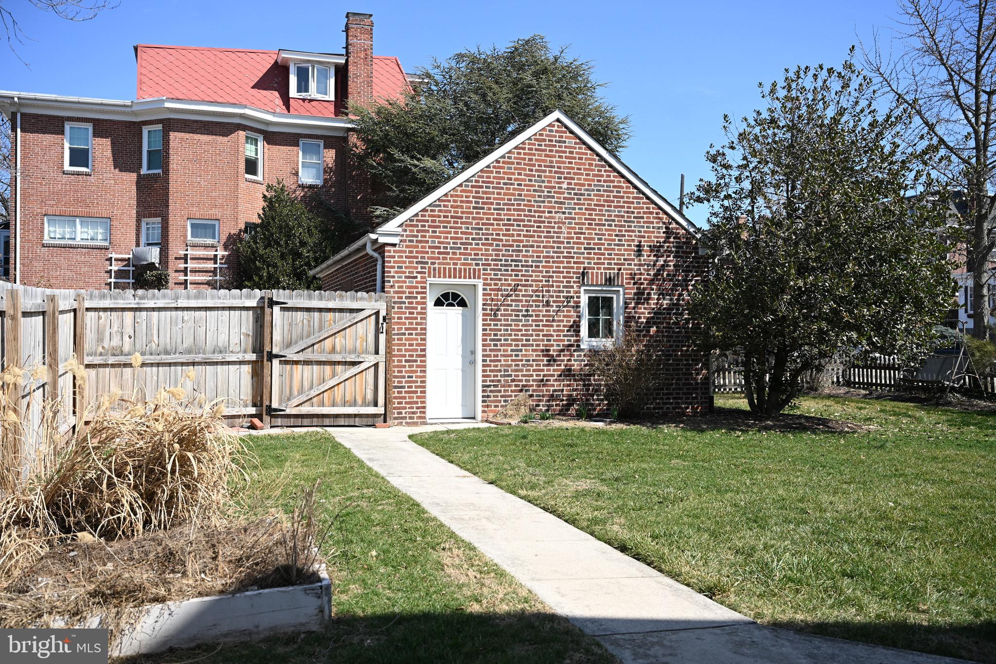 NORRISTOWN - Residential