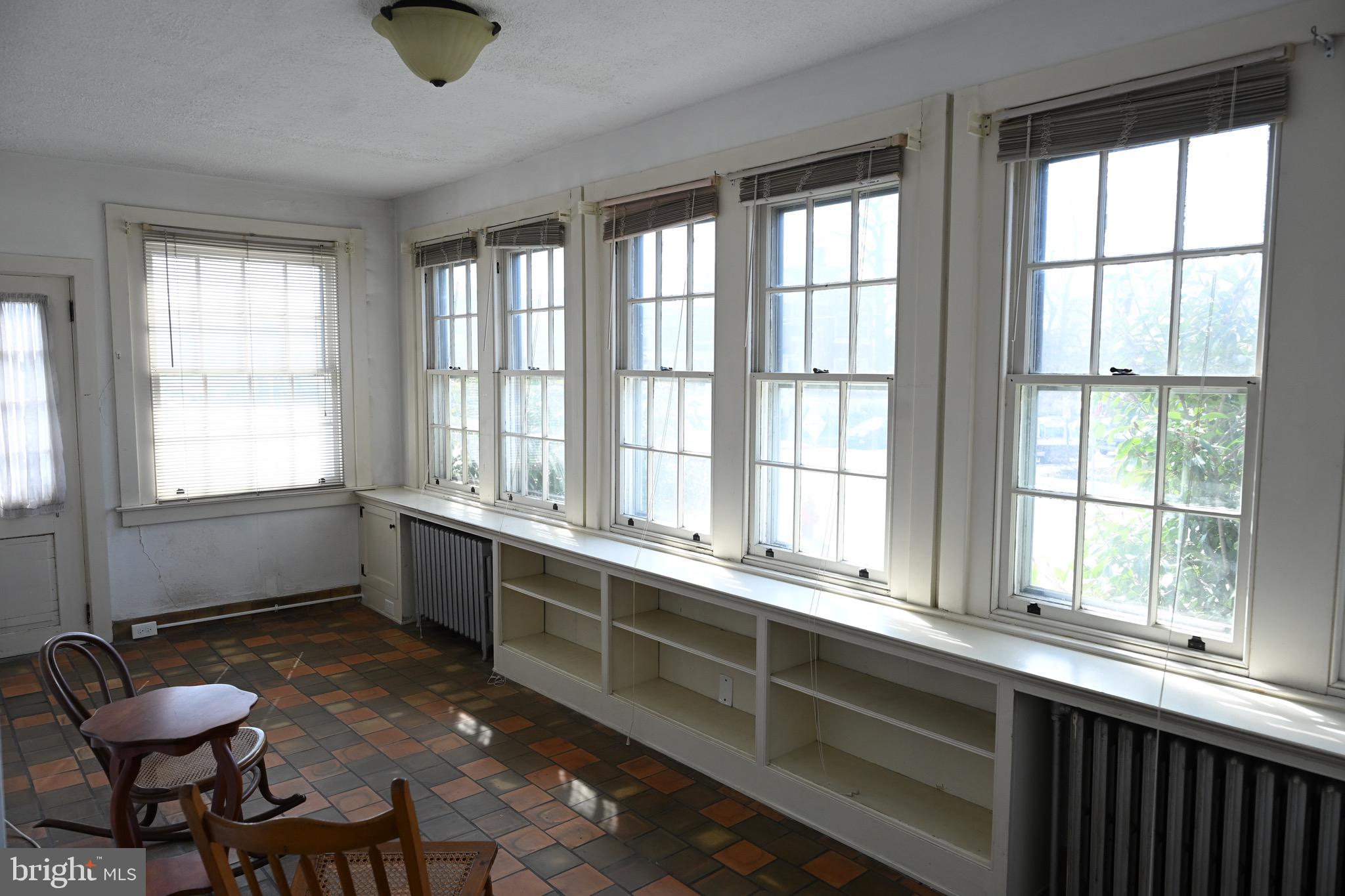 NORRISTOWN - Residential